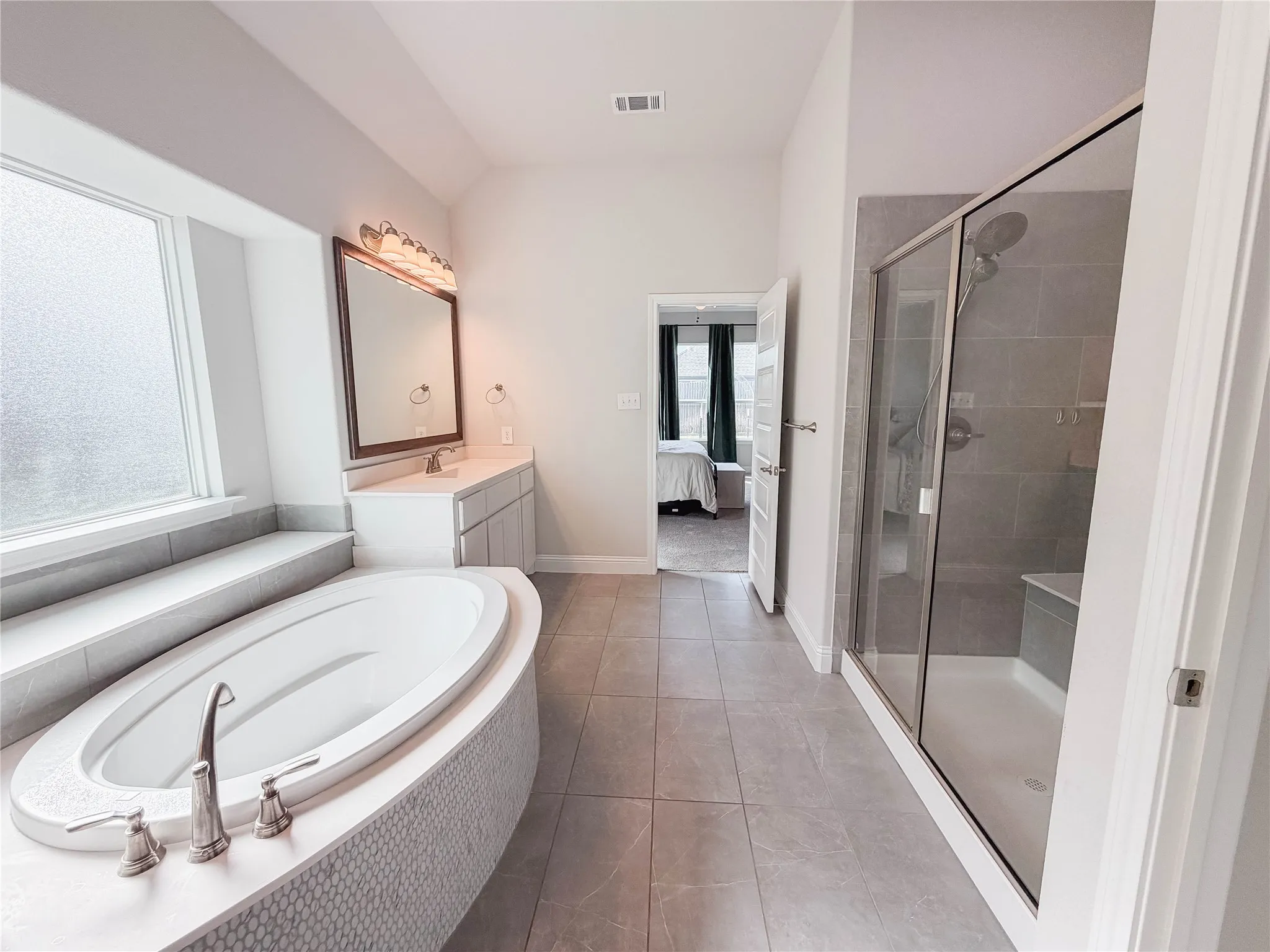 Single Family Residence For Sale in Ellis County , 484 Haven Road, Waxahachie, Texas 75165, 3 Bedroom, 3 Bathroom, 2 Garage spaces, 2,641 Sqft, built in 2022, mls#21400542, Real Estate Agent in Waxahachie, Homes For Sale in Ellis county, Homes For Sale in Waxahachie, Realtor in Waxahachie Texas, Real Estate Brokerage Independent Realty Texas, Luminita Cordes Realtor