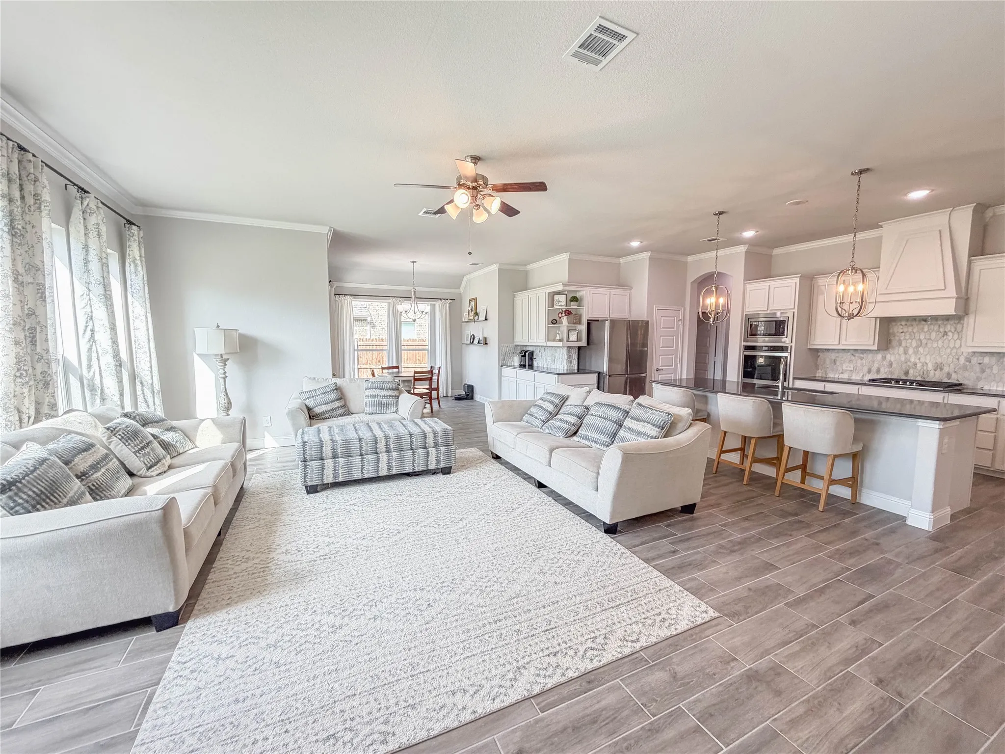 Single Family Residence For Sale in Ellis County , 484 Haven Road, Waxahachie, Texas 75165, 3 Bedroom, 3 Bathroom, 2 Garage spaces, 2,641 Sqft, built in 2022, mls#21400542, Real Estate Agent in Waxahachie, Homes For Sale in Ellis county, Homes For Sale in Waxahachie, Realtor in Waxahachie Texas, Real Estate Brokerage Independent Realty Texas, Luminita Cordes Realtor