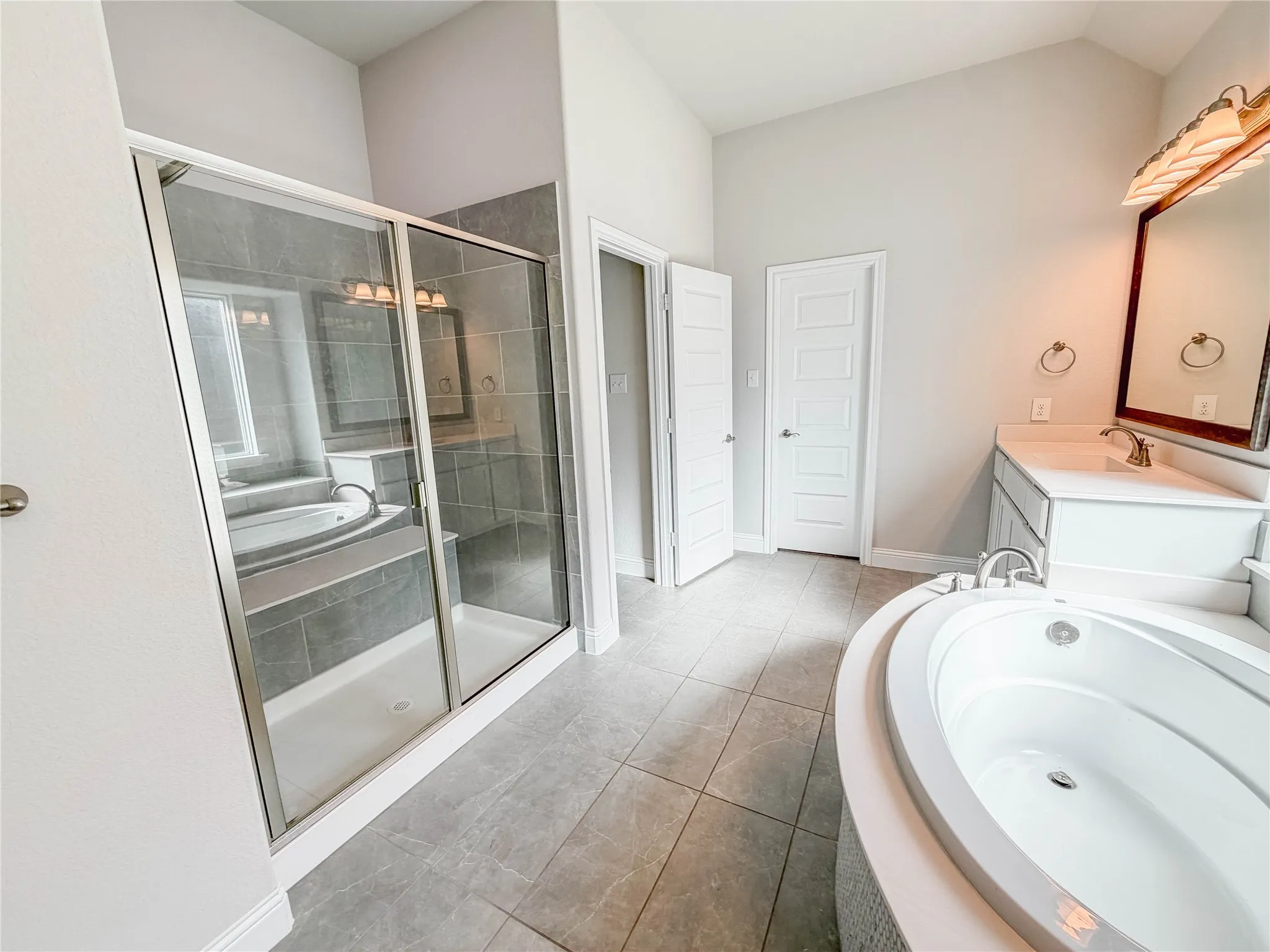 Single Family Residence For Sale in Ellis County , 484 Haven Road, Waxahachie, Texas 75165, 3 Bedroom, 3 Bathroom, 2 Garage spaces, 2,641 Sqft, built in 2022, mls#21400542, Real Estate Agent in Waxahachie, Homes For Sale in Ellis county, Homes For Sale in Waxahachie, Realtor in Waxahachie Texas, Real Estate Brokerage Independent Realty Texas, Luminita Cordes Realtor