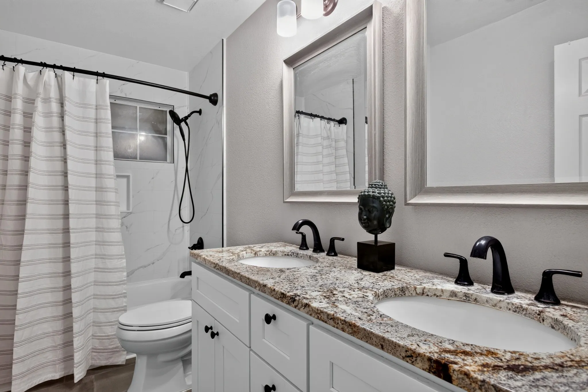 Single Family Residence For Sale in Denton County , 2665 Woodside Drive, Highland Village, Texas 75077, 4 Bedroom, 3 Bathroom, 2 Garage spaces, 2,951 Sqft, built in 1992, mls#21399722, Real Estate Agent in Highland Village, Homes For Sale in Denton county, Homes For Sale in Highland Village, Realtor in Highland Village Texas, Real Estate Brokerage Independent Realty Texas, Luminita Cordes Realtor