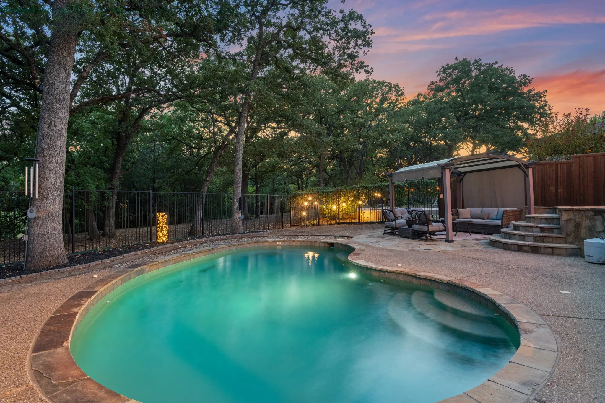 Single Family Residence For Sale in Denton County , 2665 Woodside Drive, Highland Village, Texas 75077, 4 Bedroom, 3 Bathroom, 2 Garage spaces, 2,951 Sqft, built in 1992, mls#21399722, Real Estate Agent in Highland Village, Homes For Sale in Denton county, Homes For Sale in Highland Village, Realtor in Highland Village Texas, Real Estate Brokerage Independent Realty Texas, Luminita Cordes Realtor