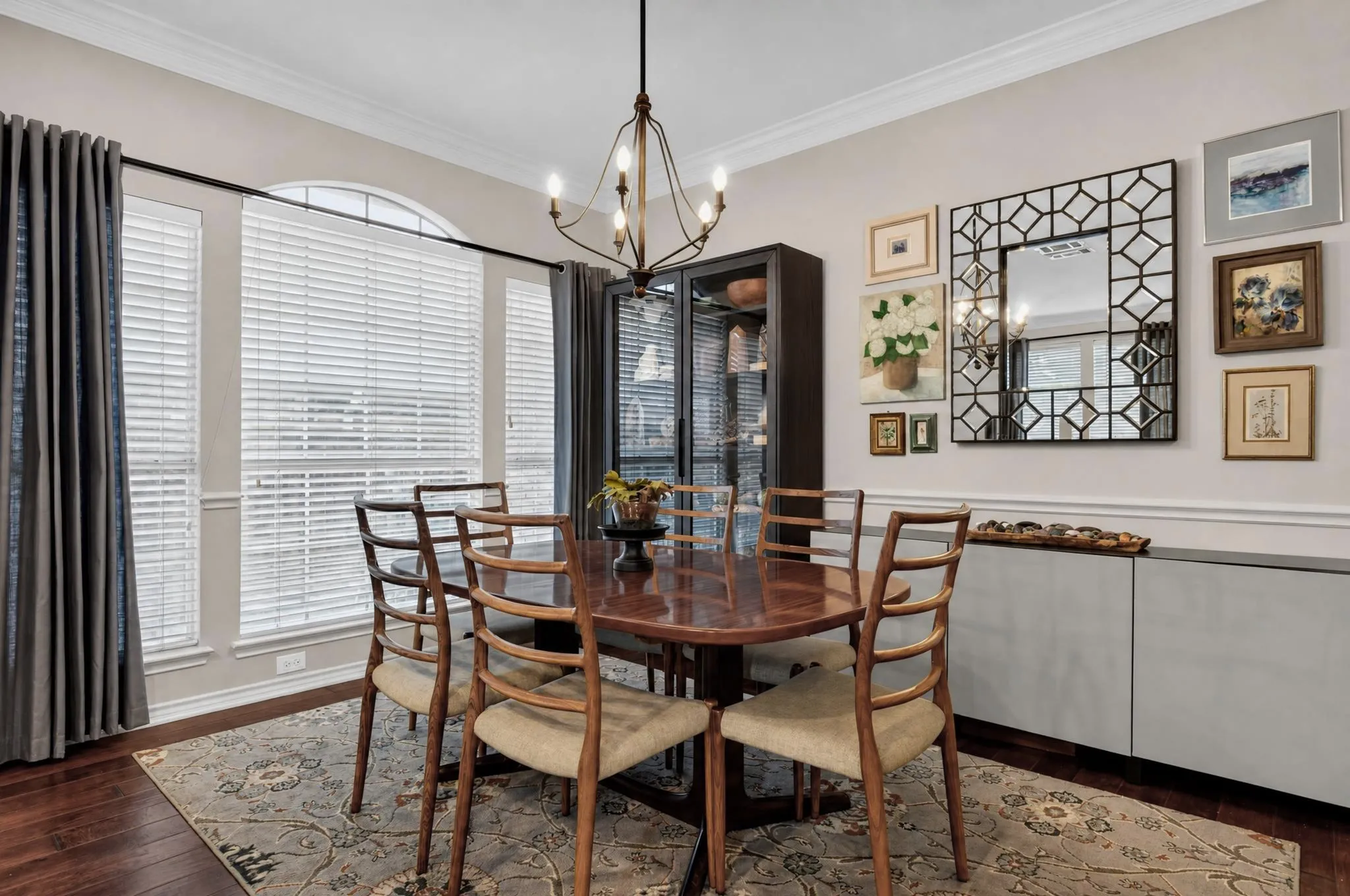 Single Family Residence For Sale in Denton County , 2665 Woodside Drive, Highland Village, Texas 75077, 4 Bedroom, 3 Bathroom, 2 Garage spaces, 2,951 Sqft, built in 1992, mls#21399722, Real Estate Agent in Highland Village, Homes For Sale in Denton county, Homes For Sale in Highland Village, Realtor in Highland Village Texas, Real Estate Brokerage Independent Realty Texas, Luminita Cordes Realtor