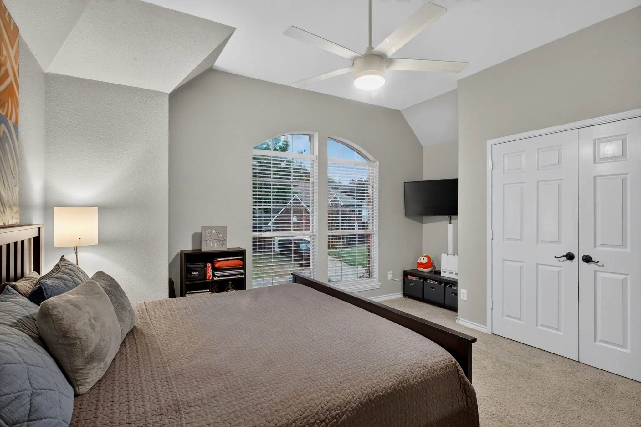 Single Family Residence For Sale in Denton County , 2665 Woodside Drive, Highland Village, Texas 75077, 4 Bedroom, 3 Bathroom, 2 Garage spaces, 2,951 Sqft, built in 1992, mls#21399722, Real Estate Agent in Highland Village, Homes For Sale in Denton county, Homes For Sale in Highland Village, Realtor in Highland Village Texas, Real Estate Brokerage Independent Realty Texas, Luminita Cordes Realtor
