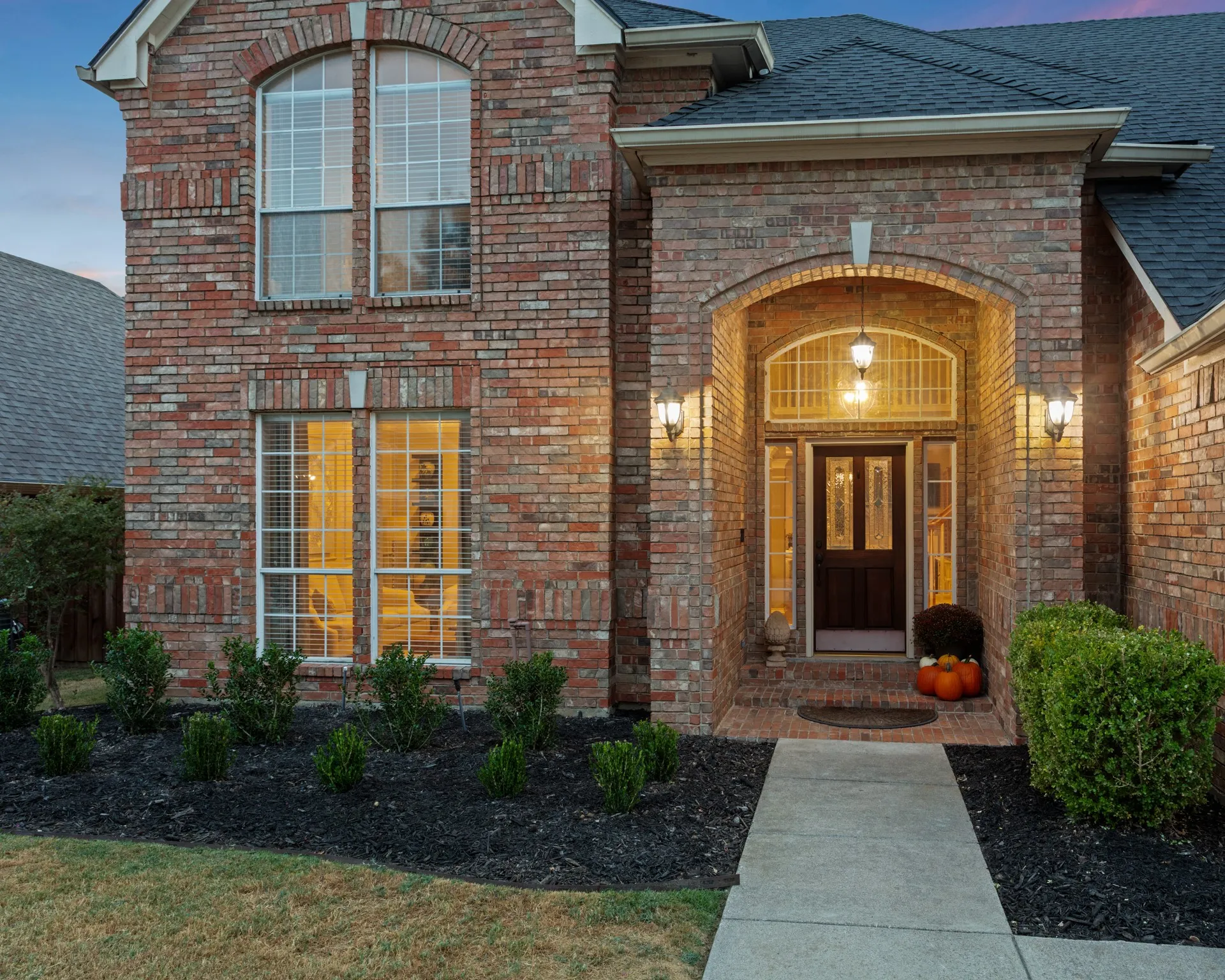Single Family Residence For Sale in Denton County , 2665 Woodside Drive, Highland Village, Texas 75077, 4 Bedroom, 3 Bathroom, 2 Garage spaces, 2,951 Sqft, built in 1992, mls#21399722, Real Estate Agent in Highland Village, Homes For Sale in Denton county, Homes For Sale in Highland Village, Realtor in Highland Village Texas, Real Estate Brokerage Independent Realty Texas, Luminita Cordes Realtor