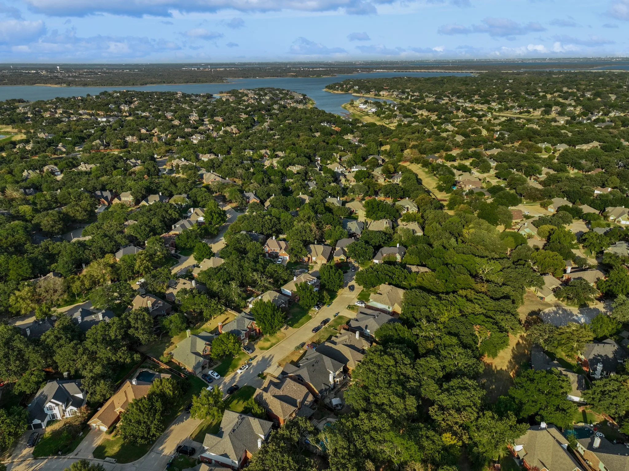 Single Family Residence For Sale in Denton County , 2665 Woodside Drive, Highland Village, Texas 75077, 4 Bedroom, 3 Bathroom, 2 Garage spaces, 2,951 Sqft, built in 1992, mls#21399722, Real Estate Agent in Highland Village, Homes For Sale in Denton county, Homes For Sale in Highland Village, Realtor in Highland Village Texas, Real Estate Brokerage Independent Realty Texas, Luminita Cordes Realtor