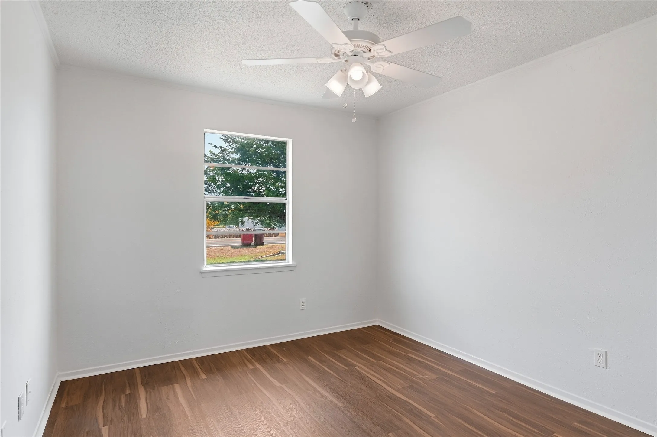 Single Family Residence For Sale in Hunt County , 614 E FM 272, Celeste, Texas 75423, 3 Bedroom, 2 Bathroom, Garage spaces, 1,301 Sqft, built in 1990, mls#21398649, Real Estate Agent in Celeste, Homes For Sale in Hunt county, Homes For Sale in Celeste, Realtor in Celeste Texas, Real Estate Brokerage Independent Realty Texas, Luminita Cordes Realtor