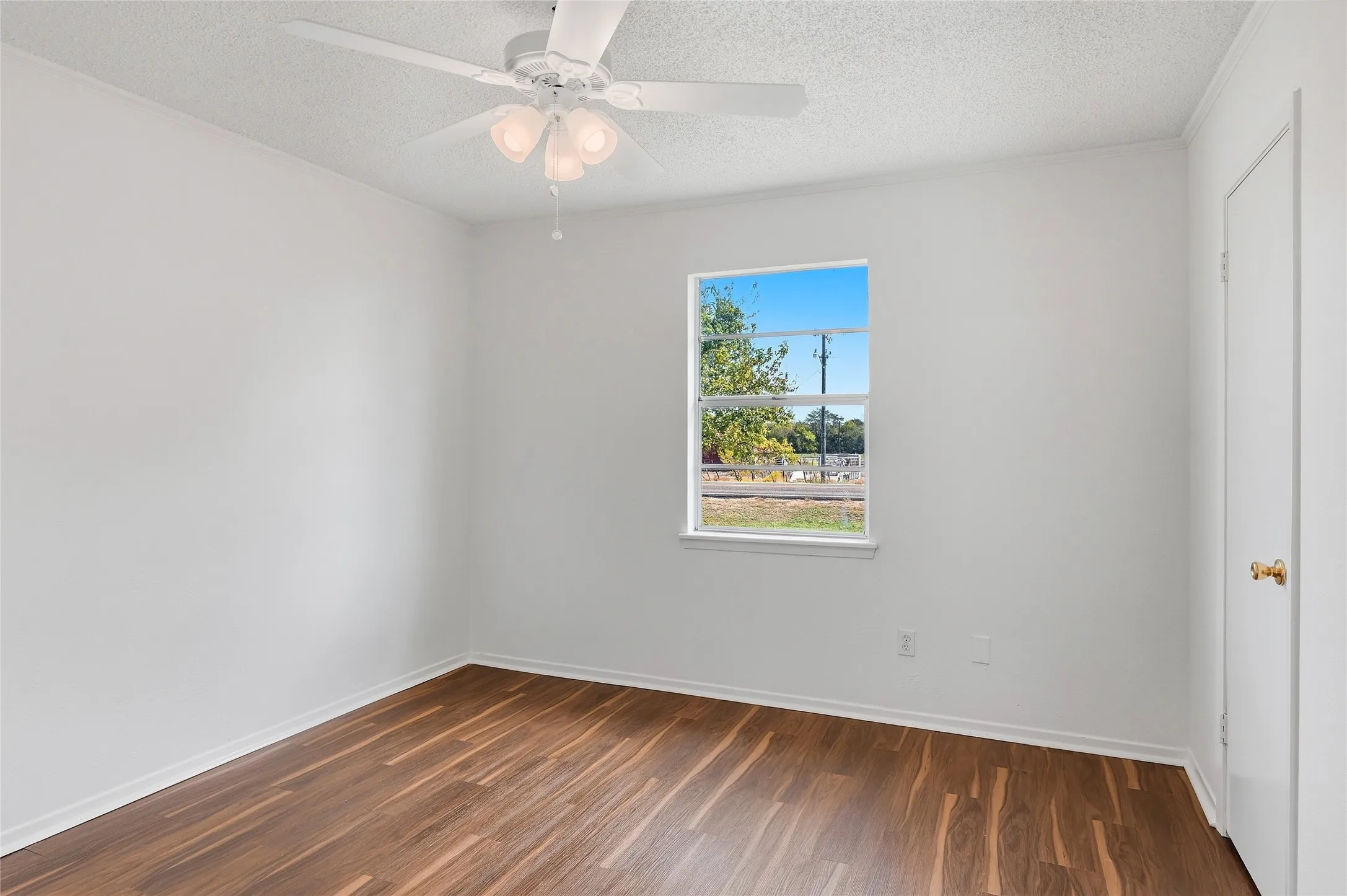 Single Family Residence For Sale in Hunt County , 614 E FM 272, Celeste, Texas 75423, 3 Bedroom, 2 Bathroom, Garage spaces, 1,301 Sqft, built in 1990, mls#21398649, Real Estate Agent in Celeste, Homes For Sale in Hunt county, Homes For Sale in Celeste, Realtor in Celeste Texas, Real Estate Brokerage Independent Realty Texas, Luminita Cordes Realtor