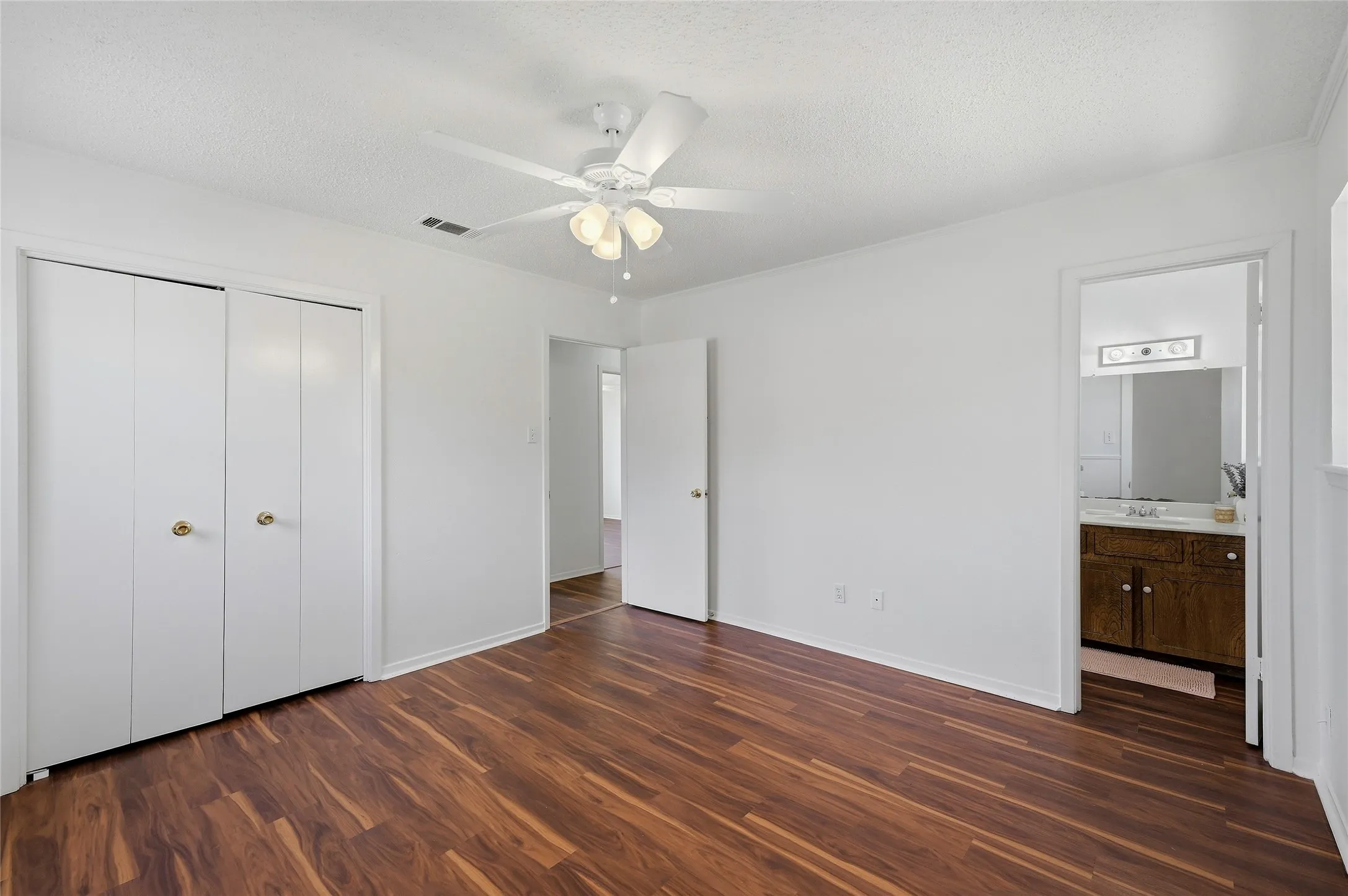 Single Family Residence For Sale in Hunt County , 614 E FM 272, Celeste, Texas 75423, 3 Bedroom, 2 Bathroom, Garage spaces, 1,301 Sqft, built in 1990, mls#21398649, Real Estate Agent in Celeste, Homes For Sale in Hunt county, Homes For Sale in Celeste, Realtor in Celeste Texas, Real Estate Brokerage Independent Realty Texas, Luminita Cordes Realtor