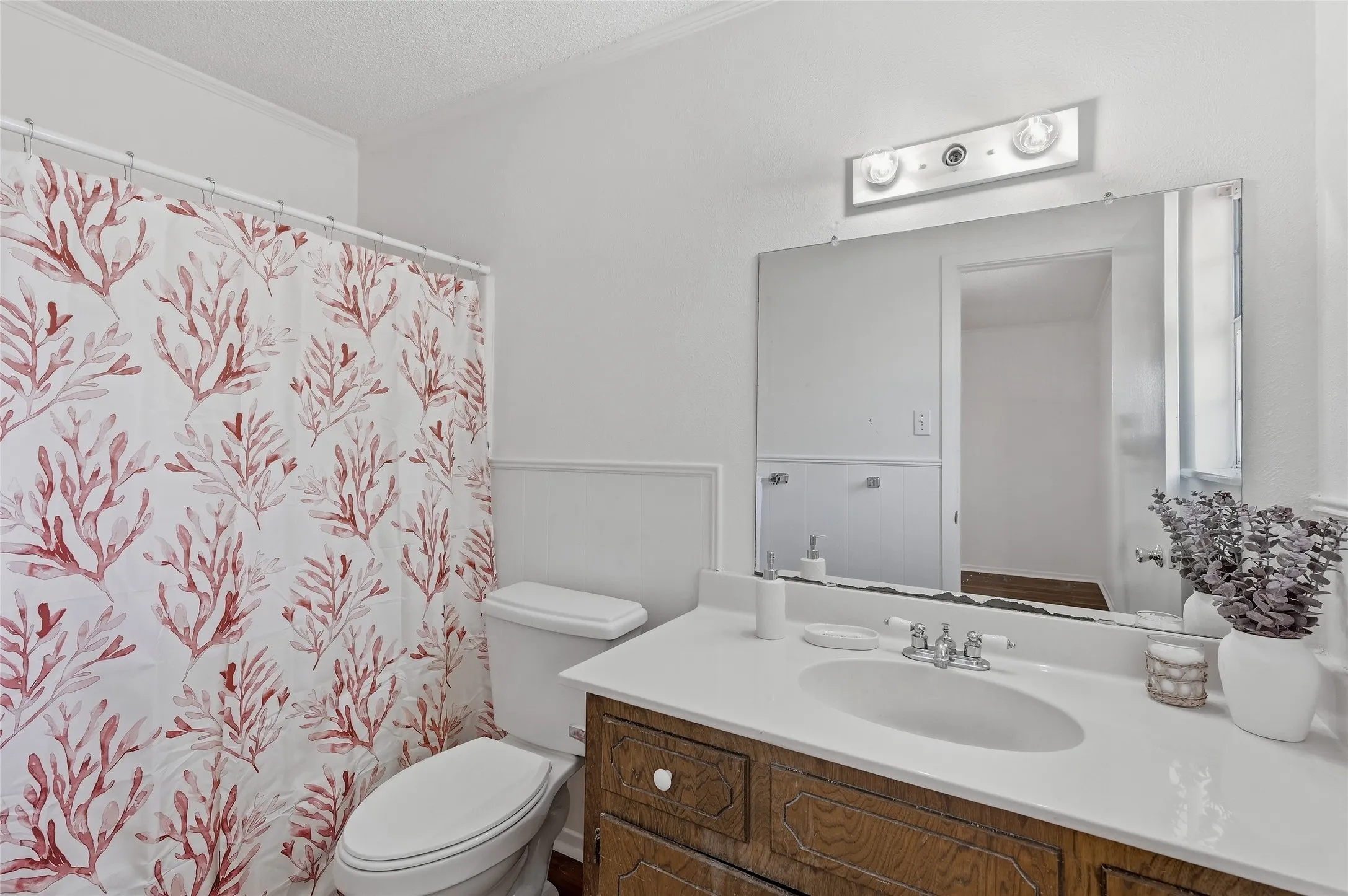 Single Family Residence For Sale in Hunt County , 614 E FM 272, Celeste, Texas 75423, 3 Bedroom, 2 Bathroom, Garage spaces, 1,301 Sqft, built in 1990, mls#21398649, Real Estate Agent in Celeste, Homes For Sale in Hunt county, Homes For Sale in Celeste, Realtor in Celeste Texas, Real Estate Brokerage Independent Realty Texas, Luminita Cordes Realtor