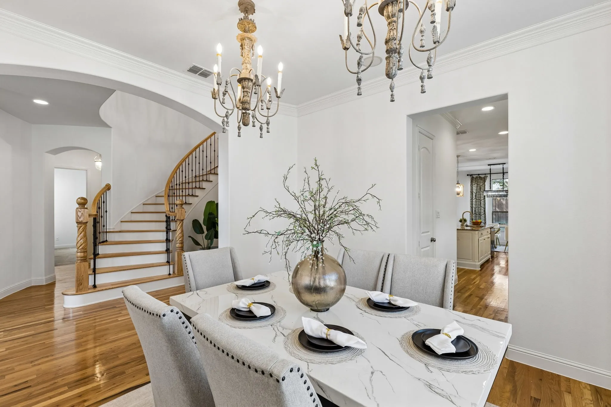 Single Family Residence For Sale in Collin County , 605 Royal Glen Drive, Murphy, Texas 75094, 5 Bedroom, 5 Bathroom, 3 Garage spaces, 4,524 Sqft, built in 2012, mls#21400549, Real Estate Agent in Murphy, Homes For Sale in Collin county, Homes For Sale in Murphy, Realtor in Murphy Texas, Real Estate Brokerage Independent Realty Texas, Luminita Cordes Realtor