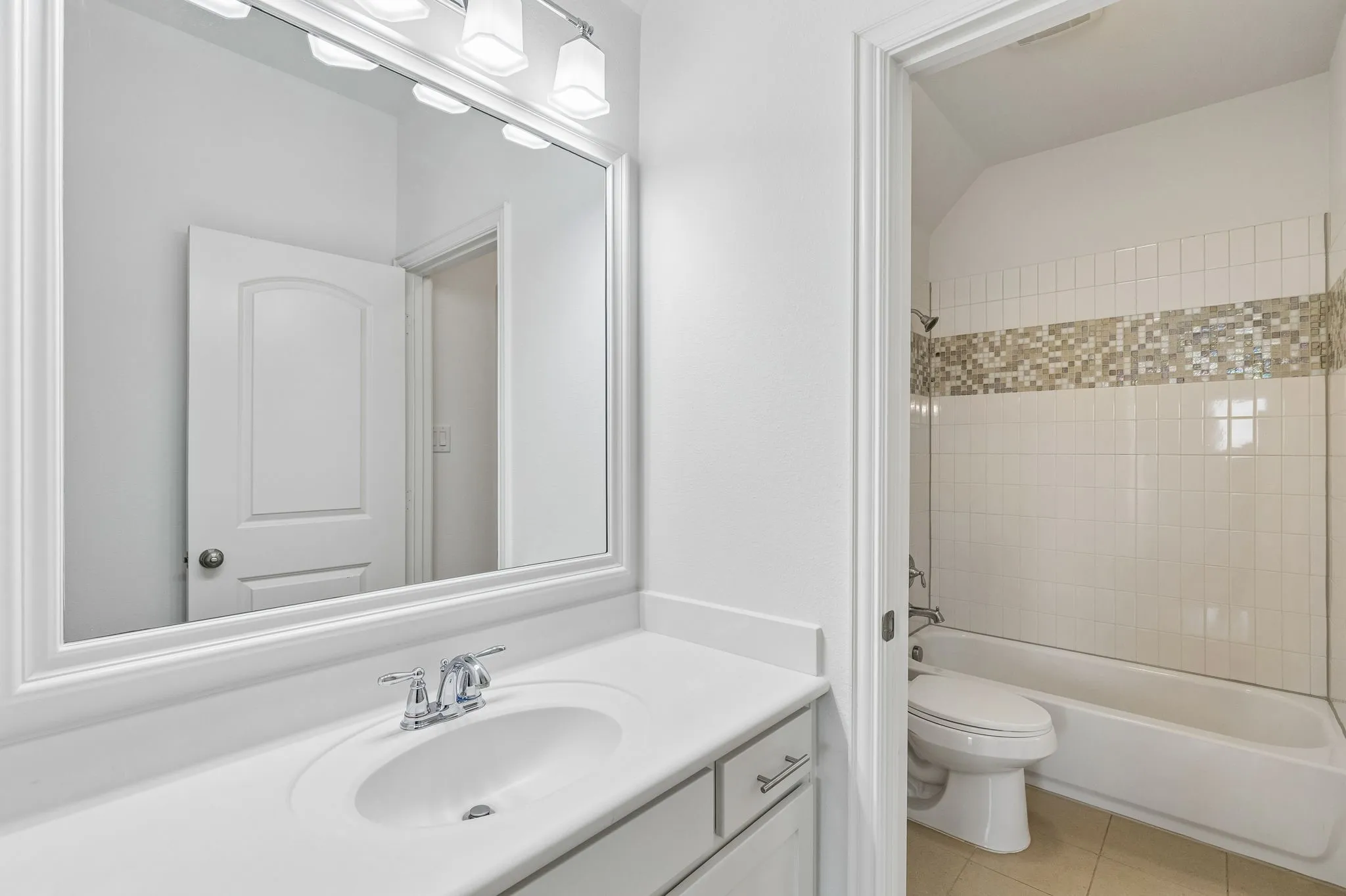 Single Family Residence For Sale in Collin County , 605 Royal Glen Drive, Murphy, Texas 75094, 5 Bedroom, 5 Bathroom, 3 Garage spaces, 4,524 Sqft, built in 2012, mls#21400549, Real Estate Agent in Murphy, Homes For Sale in Collin county, Homes For Sale in Murphy, Realtor in Murphy Texas, Real Estate Brokerage Independent Realty Texas, Luminita Cordes Realtor