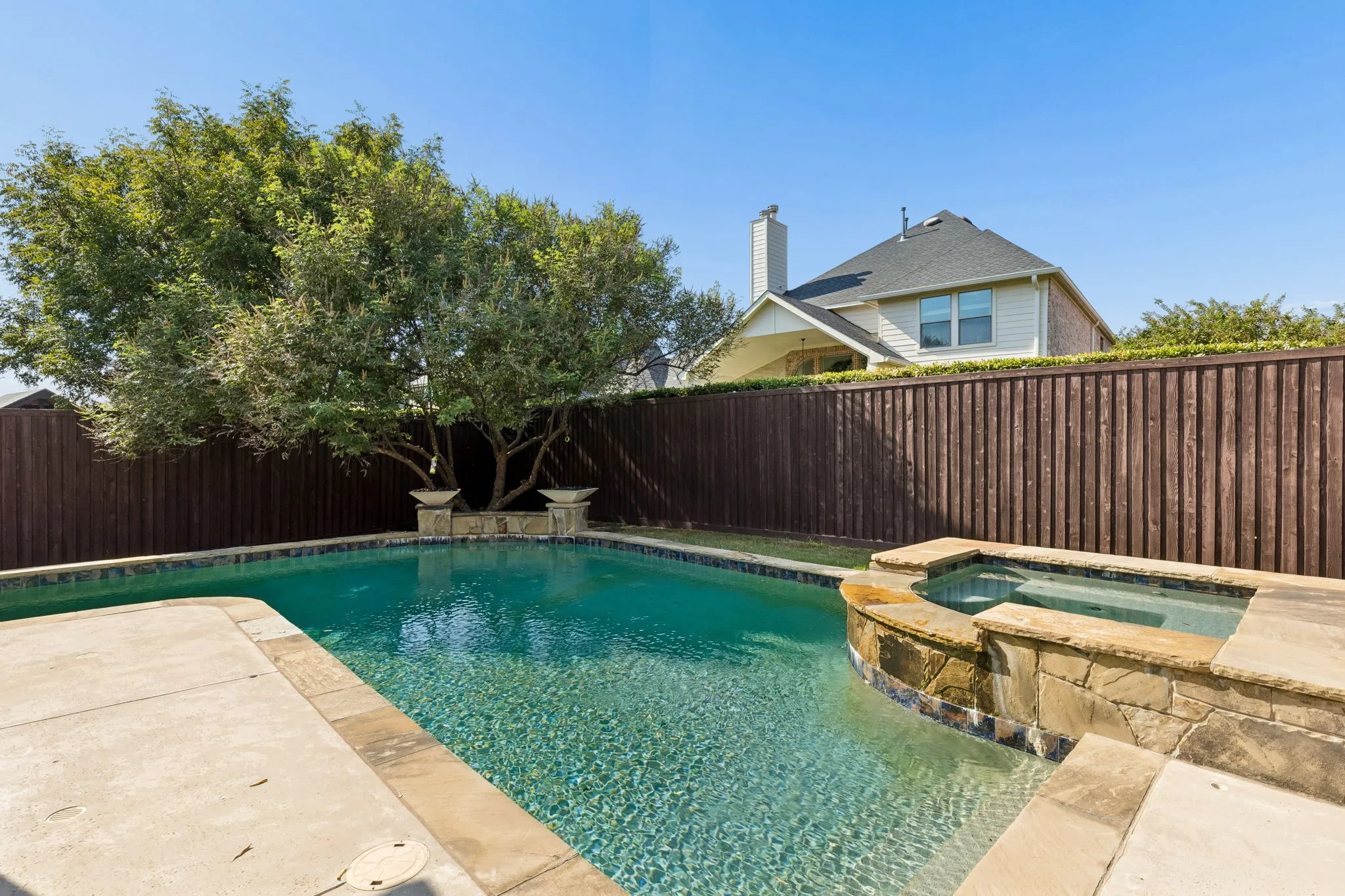 Single Family Residence For Sale in Collin County , 605 Royal Glen Drive, Murphy, Texas 75094, 5 Bedroom, 5 Bathroom, 3 Garage spaces, 4,524 Sqft, built in 2012, mls#21400549, Real Estate Agent in Murphy, Homes For Sale in Collin county, Homes For Sale in Murphy, Realtor in Murphy Texas, Real Estate Brokerage Independent Realty Texas, Luminita Cordes Realtor