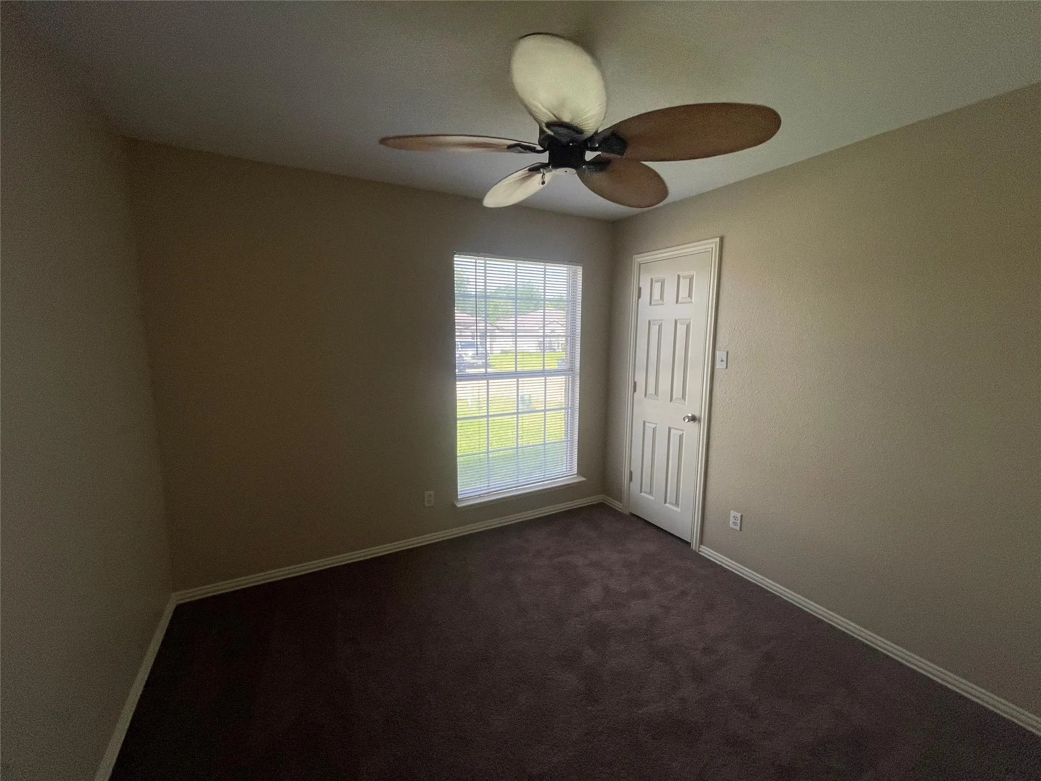 Single Family Residence For Rent in Kaufman County , 112 Kennedy Drive, Terrell, Texas 75160, 4 Bedroom, 2 Bathroom, 2 Garage spaces, 1,573 Sqft, built in 2004, mls#21400554, Real Estate Agent in Terrell, Homes For Rent in Kaufman county, Homes For Rent in Terrell, Realtor in Terrell Texas, Real Estate Brokerage Independent Realty Texas, Luminita Cordes Realtor