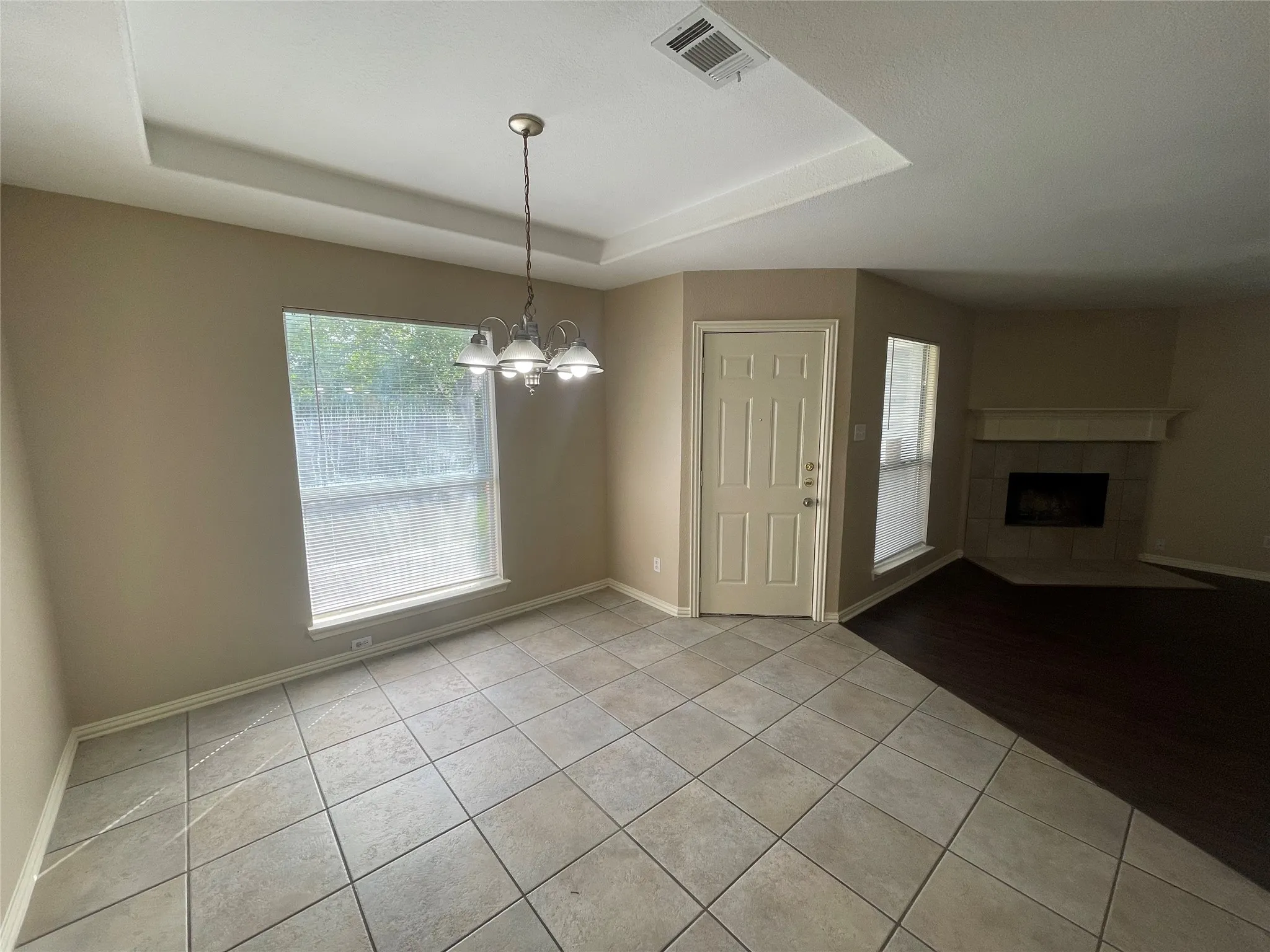Single Family Residence For Rent in Kaufman County , 112 Kennedy Drive, Terrell, Texas 75160, 4 Bedroom, 2 Bathroom, 2 Garage spaces, 1,573 Sqft, built in 2004, mls#21400554, Real Estate Agent in Terrell, Homes For Rent in Kaufman county, Homes For Rent in Terrell, Realtor in Terrell Texas, Real Estate Brokerage Independent Realty Texas, Luminita Cordes Realtor