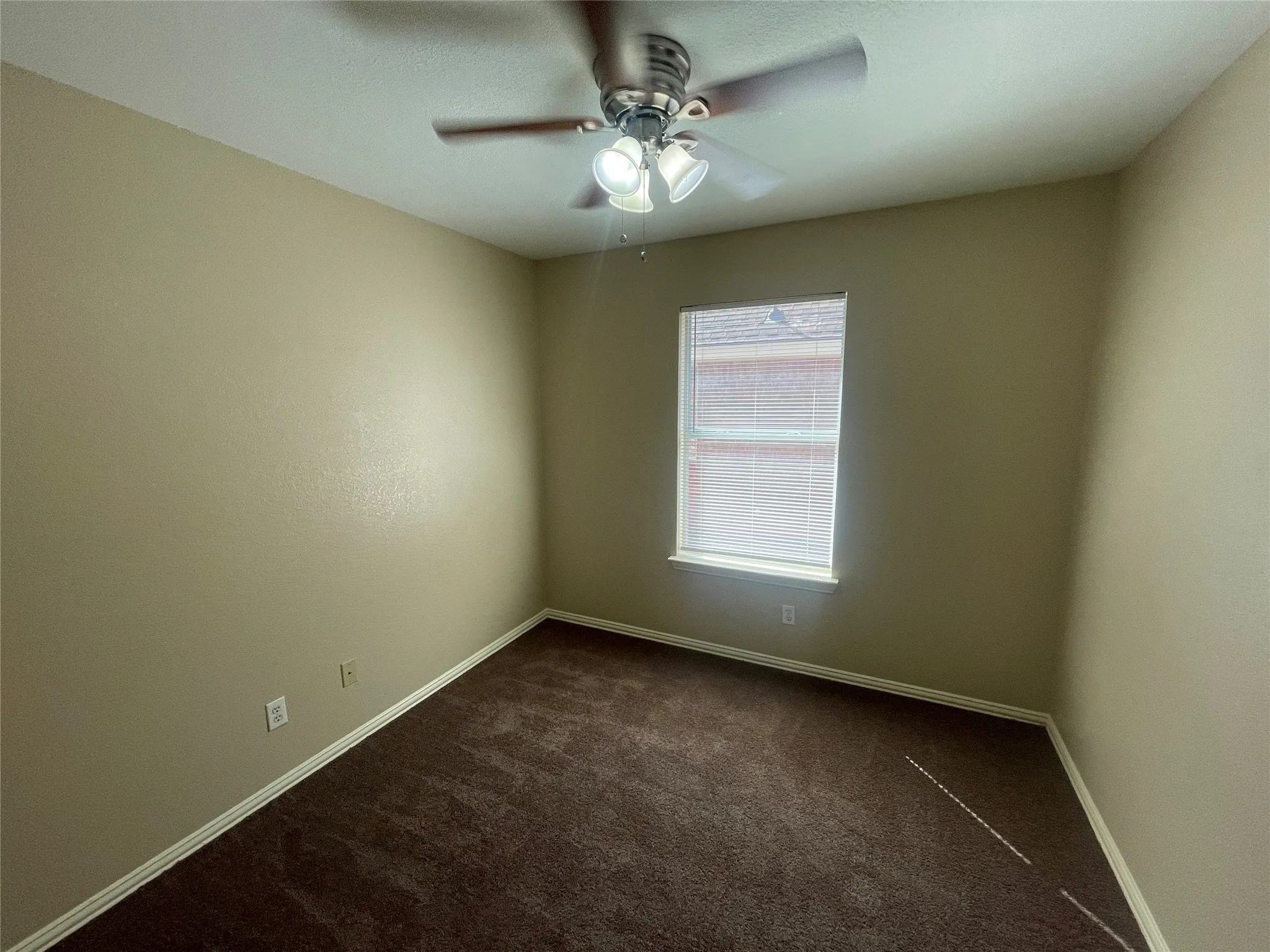 Single Family Residence For Rent in Kaufman County , 112 Kennedy Drive, Terrell, Texas 75160, 4 Bedroom, 2 Bathroom, 2 Garage spaces, 1,573 Sqft, built in 2004, mls#21400554, Real Estate Agent in Terrell, Homes For Rent in Kaufman county, Homes For Rent in Terrell, Realtor in Terrell Texas, Real Estate Brokerage Independent Realty Texas, Luminita Cordes Realtor