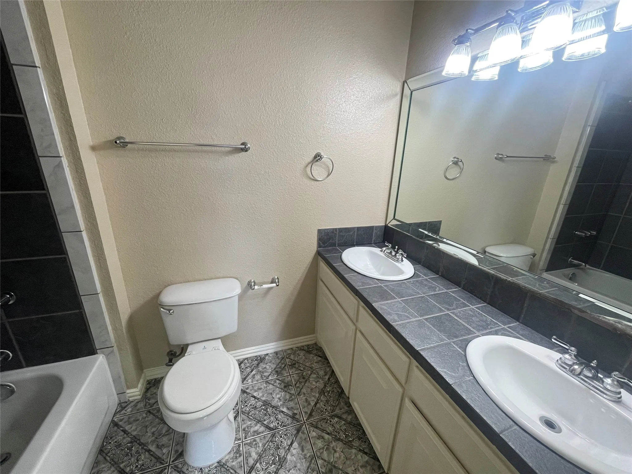 Single Family Residence For Rent in Kaufman County , 112 Kennedy Drive, Terrell, Texas 75160, 4 Bedroom, 2 Bathroom, 2 Garage spaces, 1,573 Sqft, built in 2004, mls#21400554, Real Estate Agent in Terrell, Homes For Rent in Kaufman county, Homes For Rent in Terrell, Realtor in Terrell Texas, Real Estate Brokerage Independent Realty Texas, Luminita Cordes Realtor