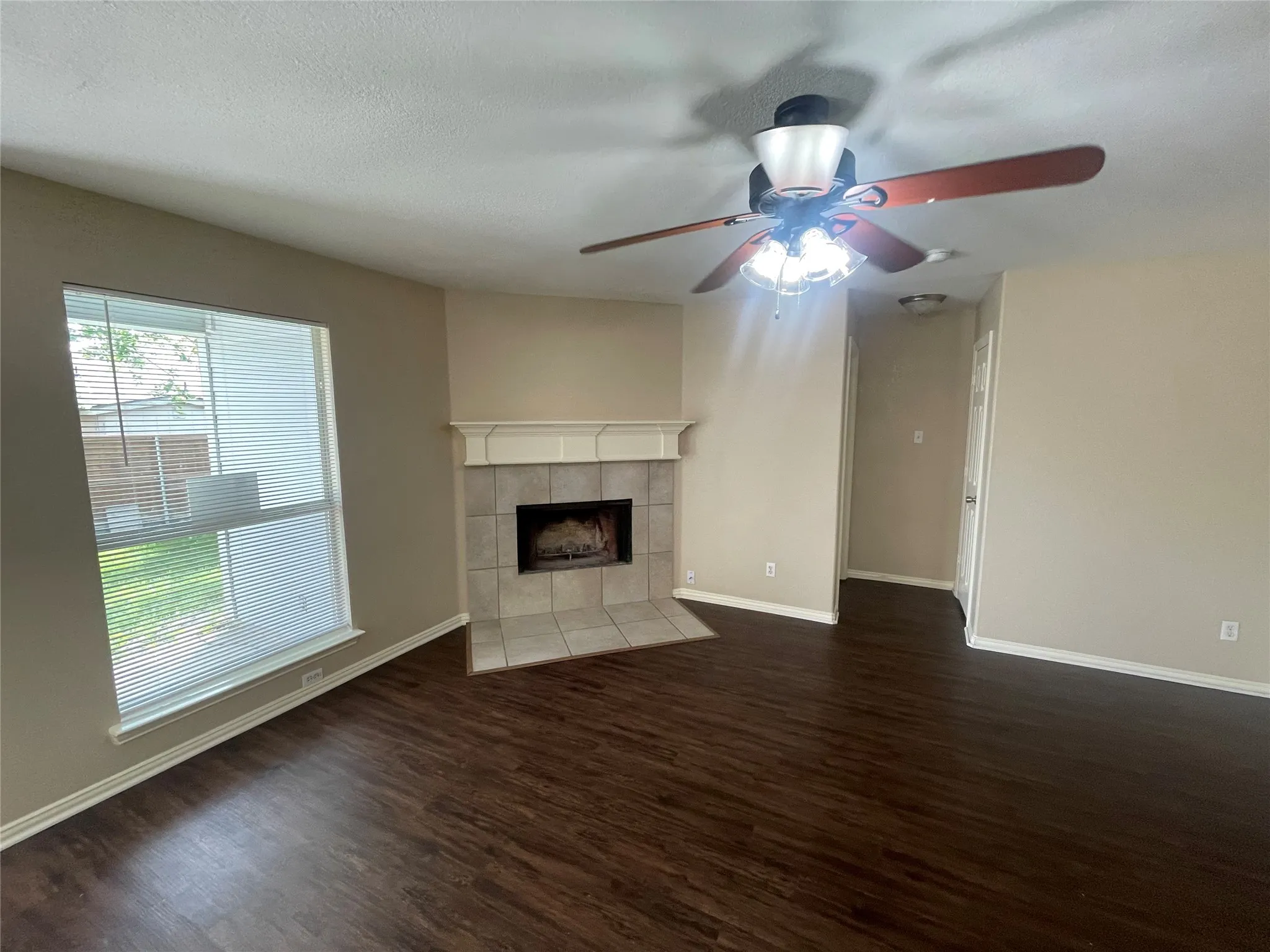 Single Family Residence For Rent in Kaufman County , 112 Kennedy Drive, Terrell, Texas 75160, 4 Bedroom, 2 Bathroom, 2 Garage spaces, 1,573 Sqft, built in 2004, mls#21400554, Real Estate Agent in Terrell, Homes For Rent in Kaufman county, Homes For Rent in Terrell, Realtor in Terrell Texas, Real Estate Brokerage Independent Realty Texas, Luminita Cordes Realtor