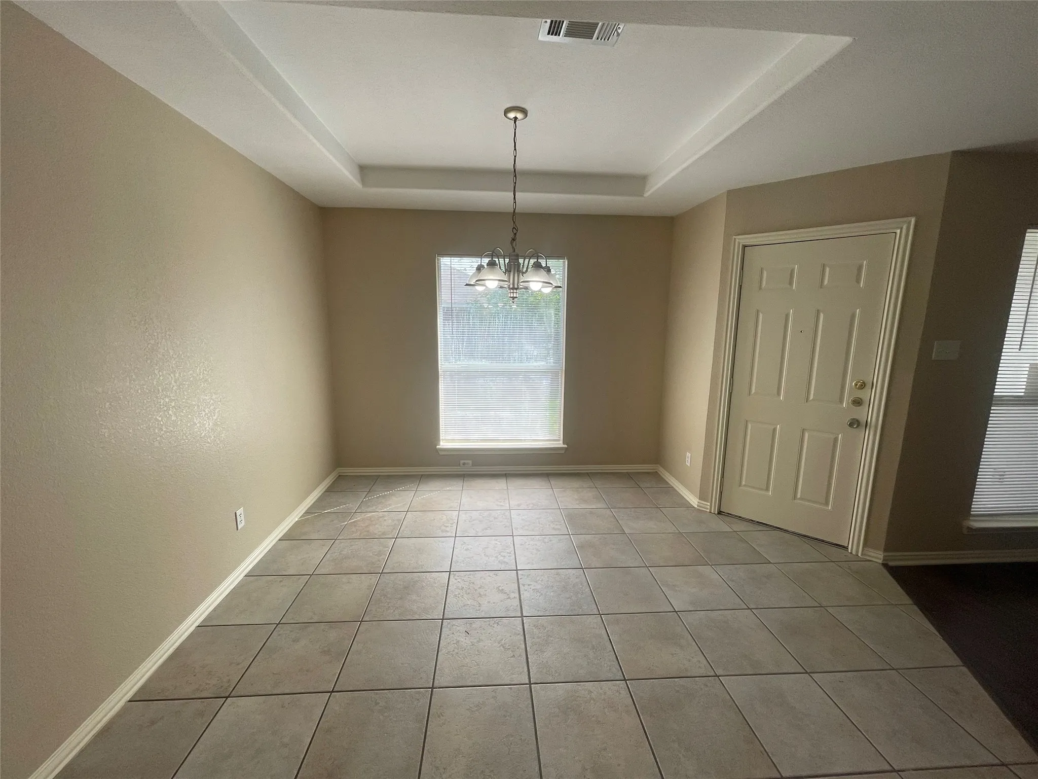 Single Family Residence For Rent in Kaufman County , 112 Kennedy Drive, Terrell, Texas 75160, 4 Bedroom, 2 Bathroom, 2 Garage spaces, 1,573 Sqft, built in 2004, mls#21400554, Real Estate Agent in Terrell, Homes For Rent in Kaufman county, Homes For Rent in Terrell, Realtor in Terrell Texas, Real Estate Brokerage Independent Realty Texas, Luminita Cordes Realtor
