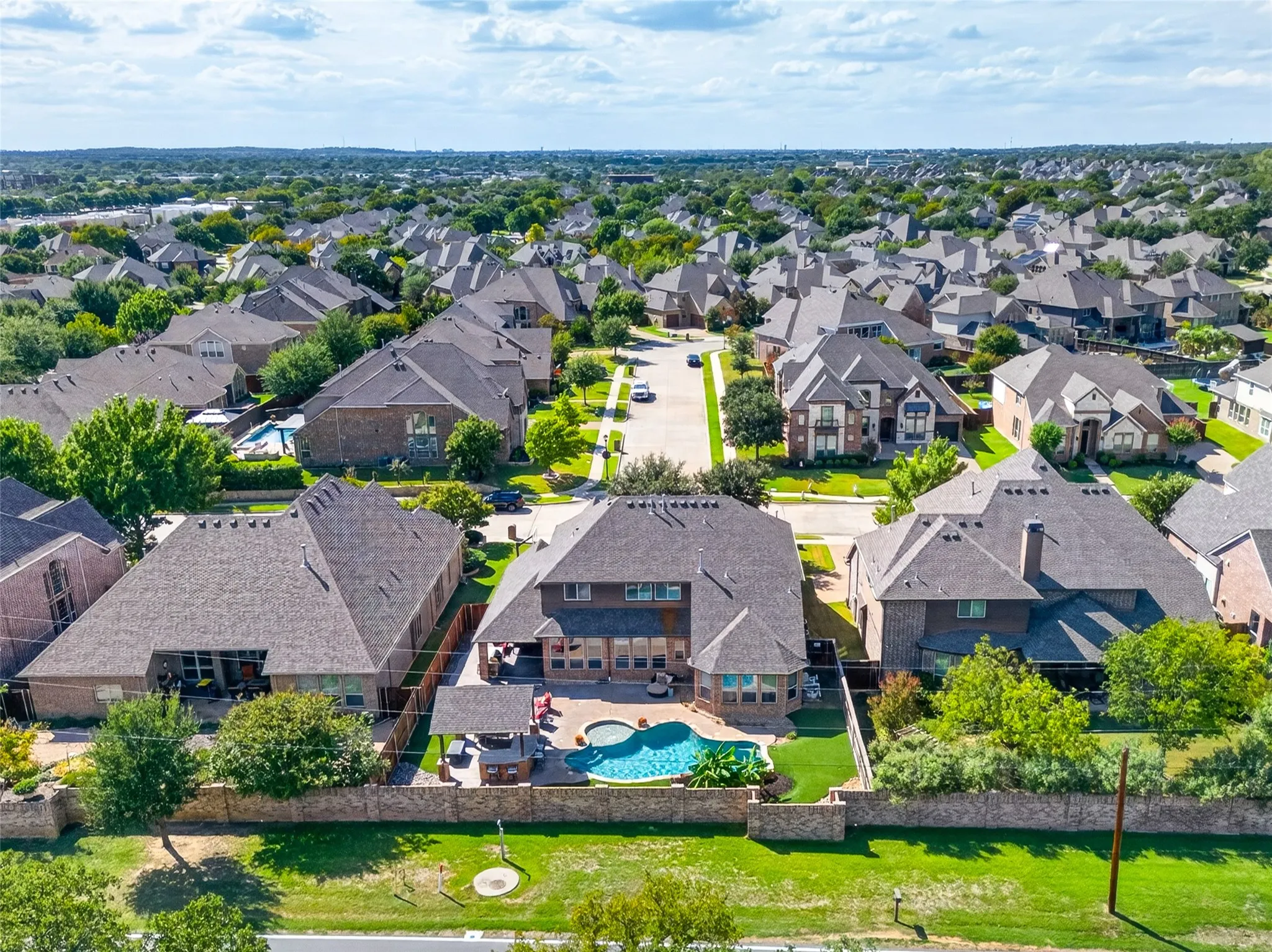 Single Family Residence For Sale in Tarrant County , 301 Rawhide Path, Keller, Texas 76248, 5 Bedroom, 4 Bathroom, 3 Garage spaces, 3,521 Sqft, built in 2013, mls#21400154, Real Estate Agent in Keller, Homes For Sale in Tarrant county, Homes For Sale in Keller, Realtor in Keller Texas, Real Estate Brokerage Independent Realty Texas, Luminita Cordes Realtor