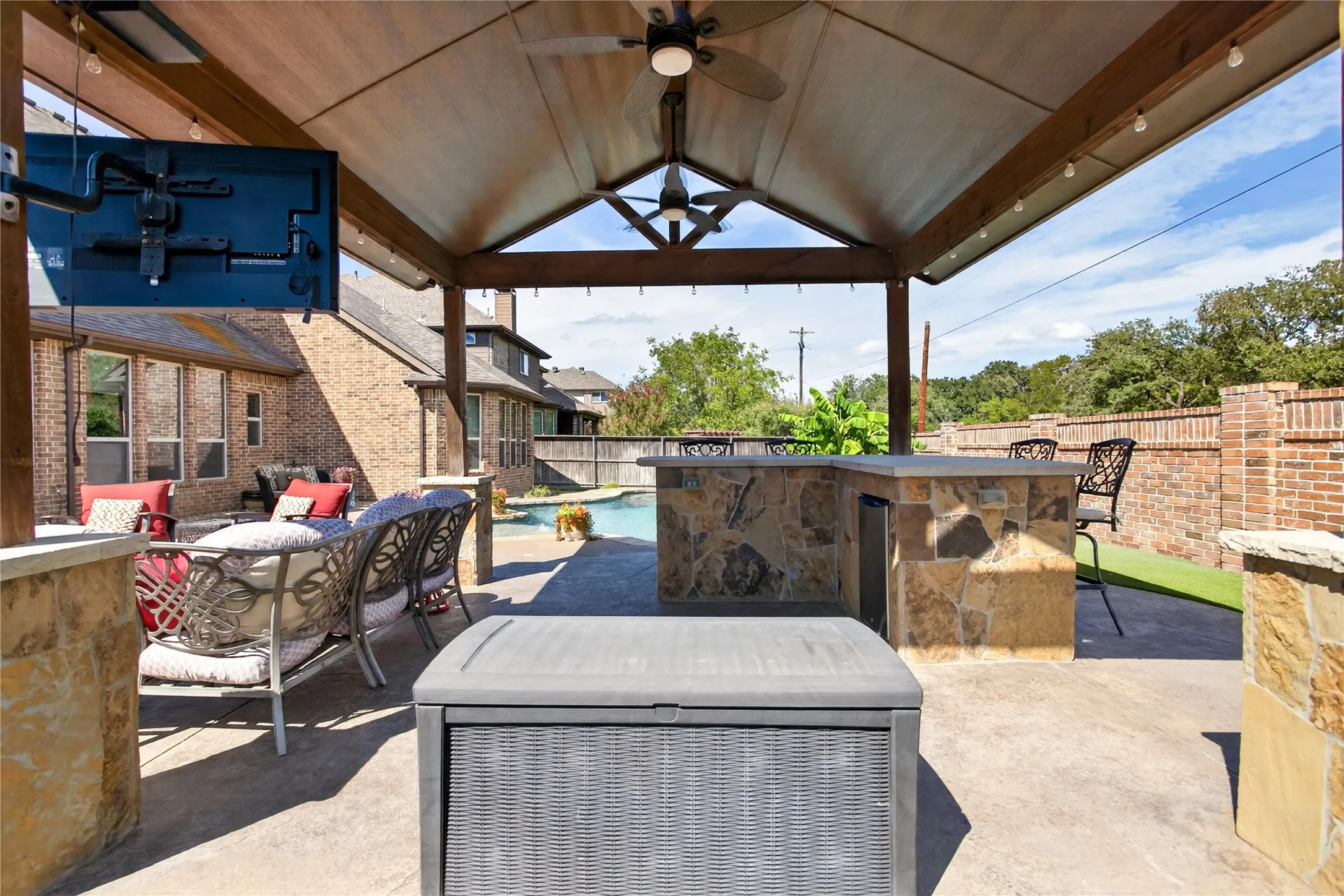 Single Family Residence For Sale in Tarrant County , 301 Rawhide Path, Keller, Texas 76248, 5 Bedroom, 4 Bathroom, 3 Garage spaces, 3,521 Sqft, built in 2013, mls#21400154, Real Estate Agent in Keller, Homes For Sale in Tarrant county, Homes For Sale in Keller, Realtor in Keller Texas, Real Estate Brokerage Independent Realty Texas, Luminita Cordes Realtor