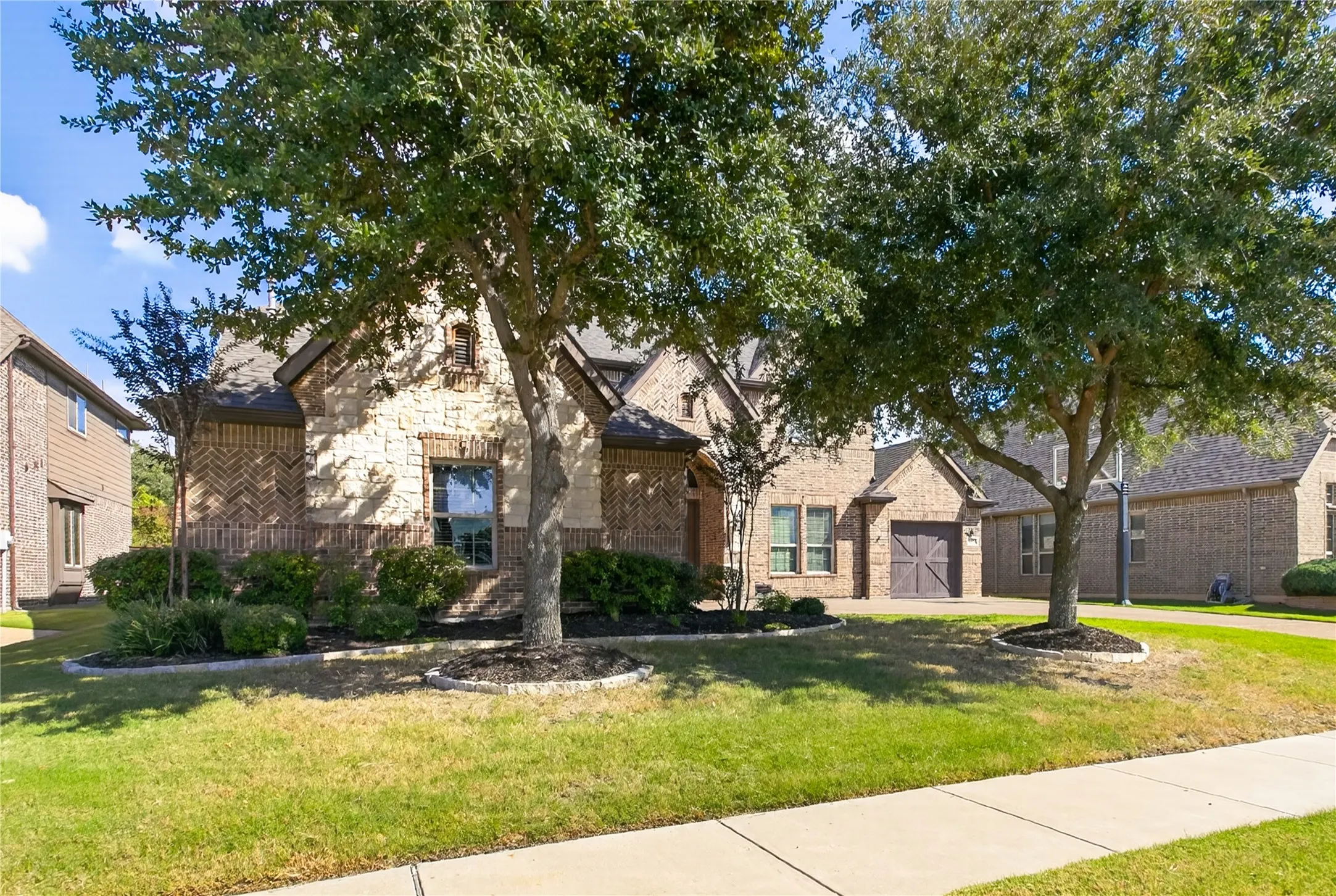 Single Family Residence For Sale in Tarrant County , 301 Rawhide Path, Keller, Texas 76248, 5 Bedroom, 4 Bathroom, 3 Garage spaces, 3,521 Sqft, built in 2013, mls#21400154, Real Estate Agent in Keller, Homes For Sale in Tarrant county, Homes For Sale in Keller, Realtor in Keller Texas, Real Estate Brokerage Independent Realty Texas, Luminita Cordes Realtor