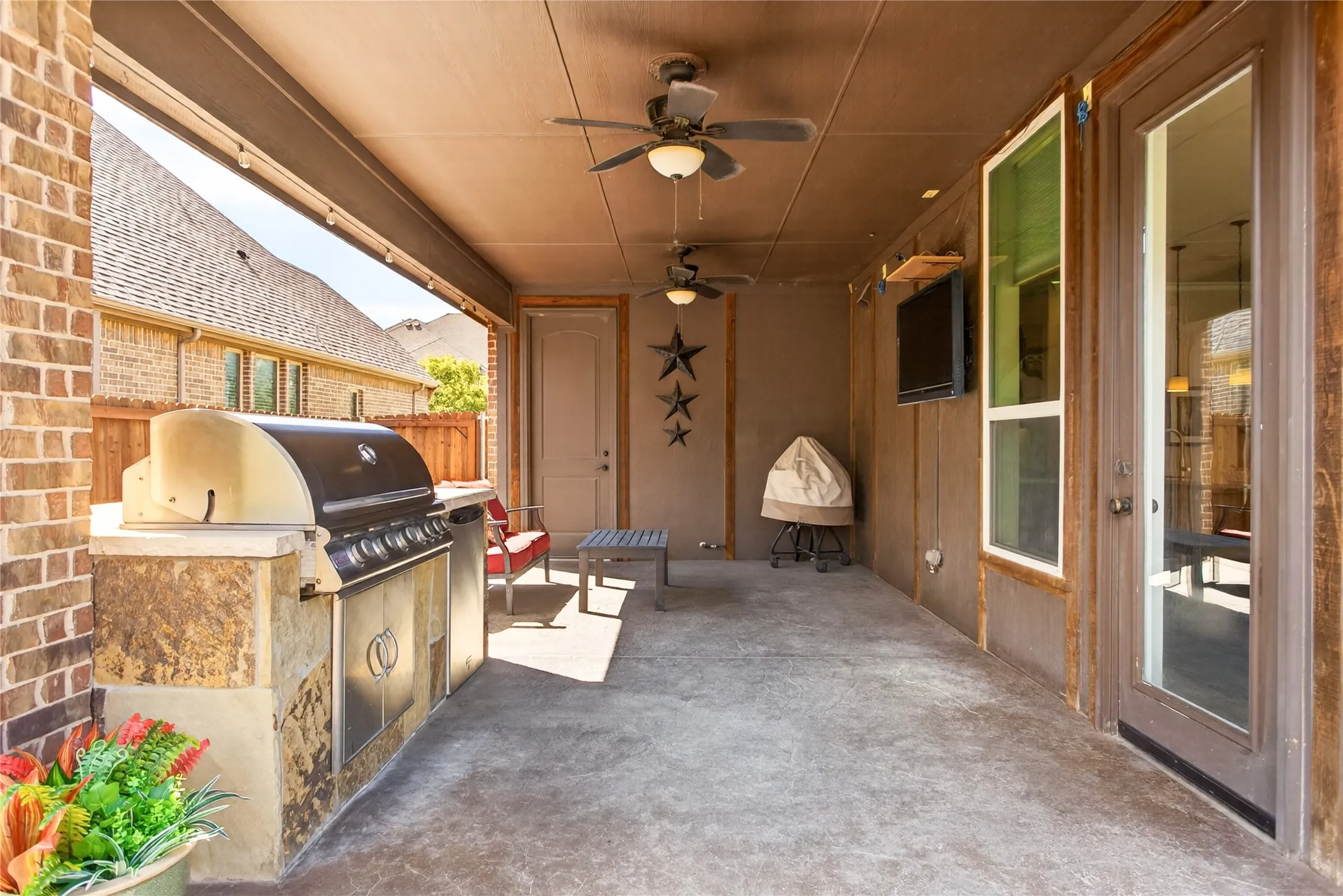 Single Family Residence For Sale in Tarrant County , 301 Rawhide Path, Keller, Texas 76248, 5 Bedroom, 4 Bathroom, 3 Garage spaces, 3,521 Sqft, built in 2013, mls#21400154, Real Estate Agent in Keller, Homes For Sale in Tarrant county, Homes For Sale in Keller, Realtor in Keller Texas, Real Estate Brokerage Independent Realty Texas, Luminita Cordes Realtor