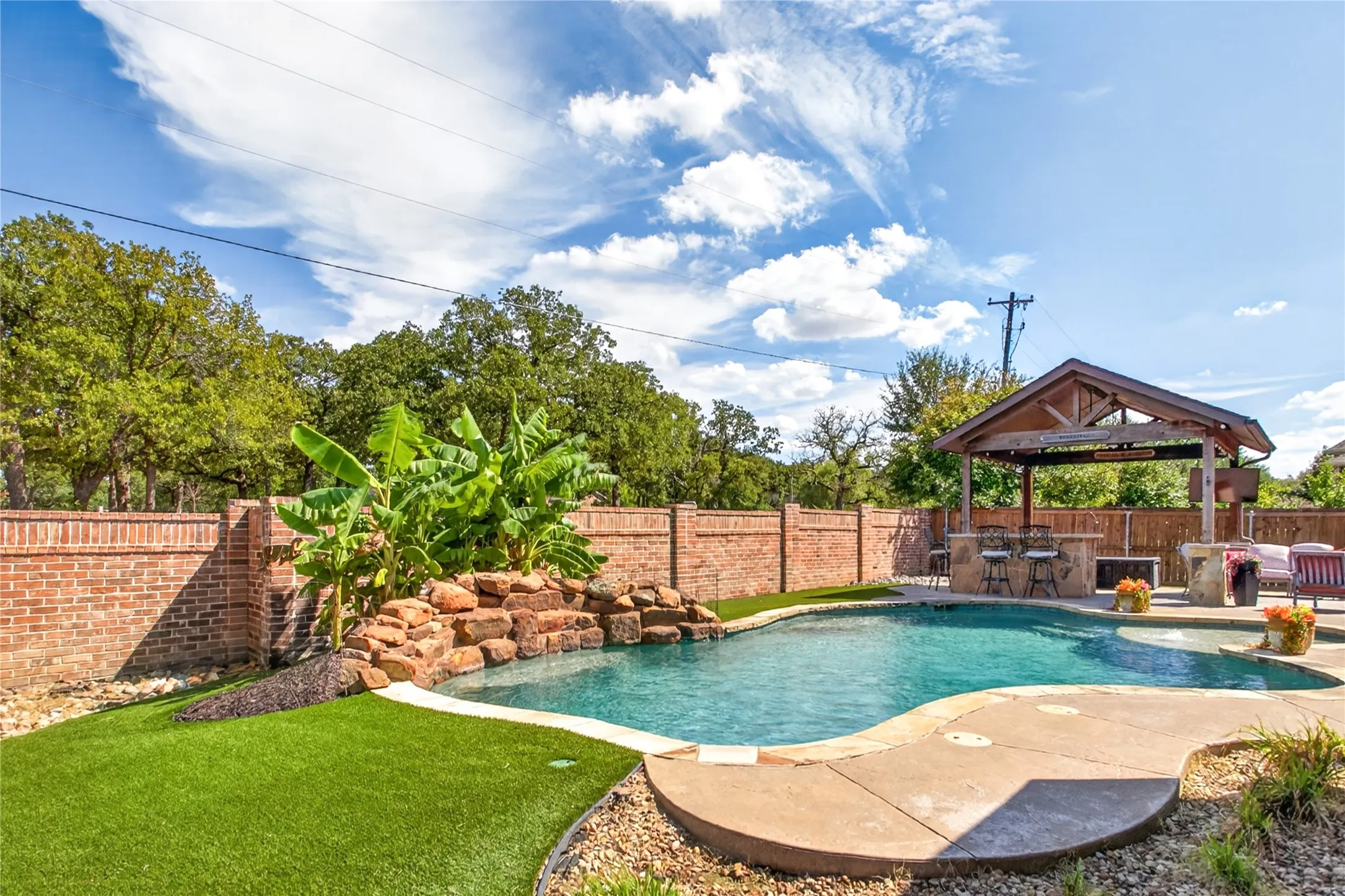 Single Family Residence For Sale in Tarrant County , 301 Rawhide Path, Keller, Texas 76248, 5 Bedroom, 4 Bathroom, 3 Garage spaces, 3,521 Sqft, built in 2013, mls#21400154, Real Estate Agent in Keller, Homes For Sale in Tarrant county, Homes For Sale in Keller, Realtor in Keller Texas, Real Estate Brokerage Independent Realty Texas, Luminita Cordes Realtor