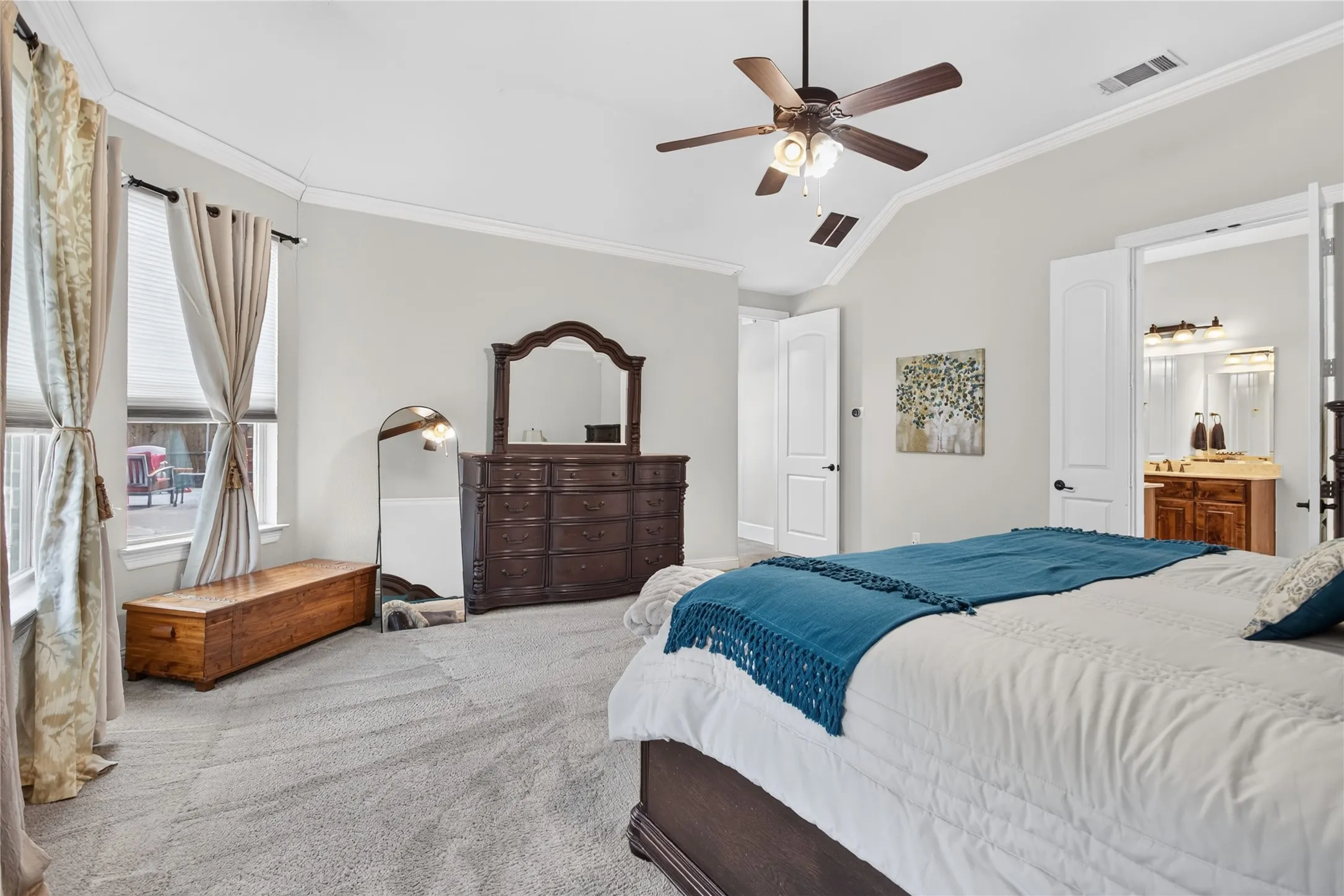 Single Family Residence For Sale in Tarrant County , 301 Rawhide Path, Keller, Texas 76248, 5 Bedroom, 4 Bathroom, 3 Garage spaces, 3,521 Sqft, built in 2013, mls#21400154, Real Estate Agent in Keller, Homes For Sale in Tarrant county, Homes For Sale in Keller, Realtor in Keller Texas, Real Estate Brokerage Independent Realty Texas, Luminita Cordes Realtor