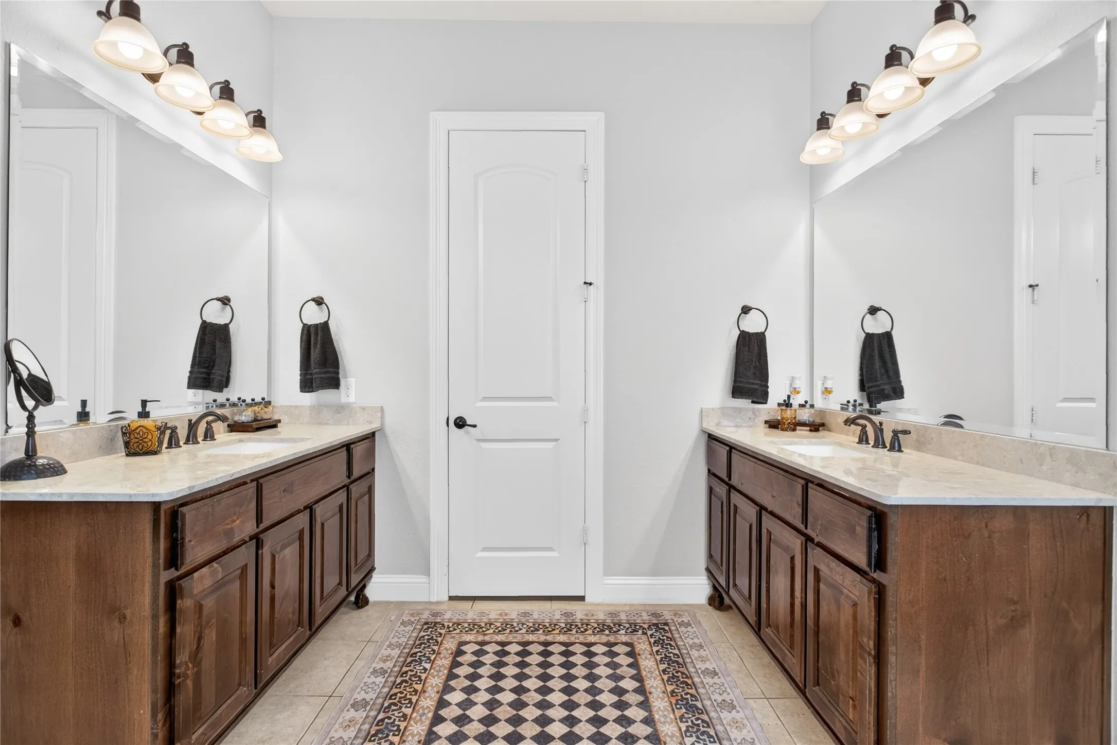 Single Family Residence For Sale in Tarrant County , 301 Rawhide Path, Keller, Texas 76248, 5 Bedroom, 4 Bathroom, 3 Garage spaces, 3,521 Sqft, built in 2013, mls#21400154, Real Estate Agent in Keller, Homes For Sale in Tarrant county, Homes For Sale in Keller, Realtor in Keller Texas, Real Estate Brokerage Independent Realty Texas, Luminita Cordes Realtor