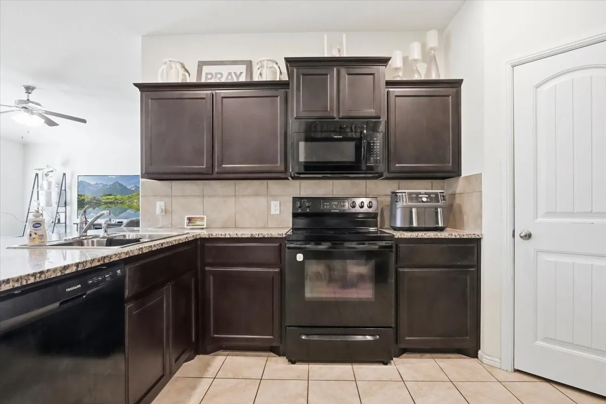 Single Family Residence For Sale in Tarrant County , 732 Watson Way, Crowley, Texas 76036, 4 Bedroom, 2 Bathroom, 2 Garage spaces, 1,855 Sqft, built in 2018, mls#21400555, Real Estate Agent in Crowley, Homes For Sale in Tarrant county, Homes For Sale in Crowley, Realtor in Crowley Texas, Real Estate Brokerage Independent Realty Texas, Luminita Cordes Realtor