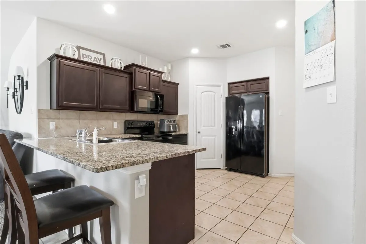 Single Family Residence For Sale in Tarrant County , 732 Watson Way, Crowley, Texas 76036, 4 Bedroom, 2 Bathroom, 2 Garage spaces, 1,855 Sqft, built in 2018, mls#21400555, Real Estate Agent in Crowley, Homes For Sale in Tarrant county, Homes For Sale in Crowley, Realtor in Crowley Texas, Real Estate Brokerage Independent Realty Texas, Luminita Cordes Realtor