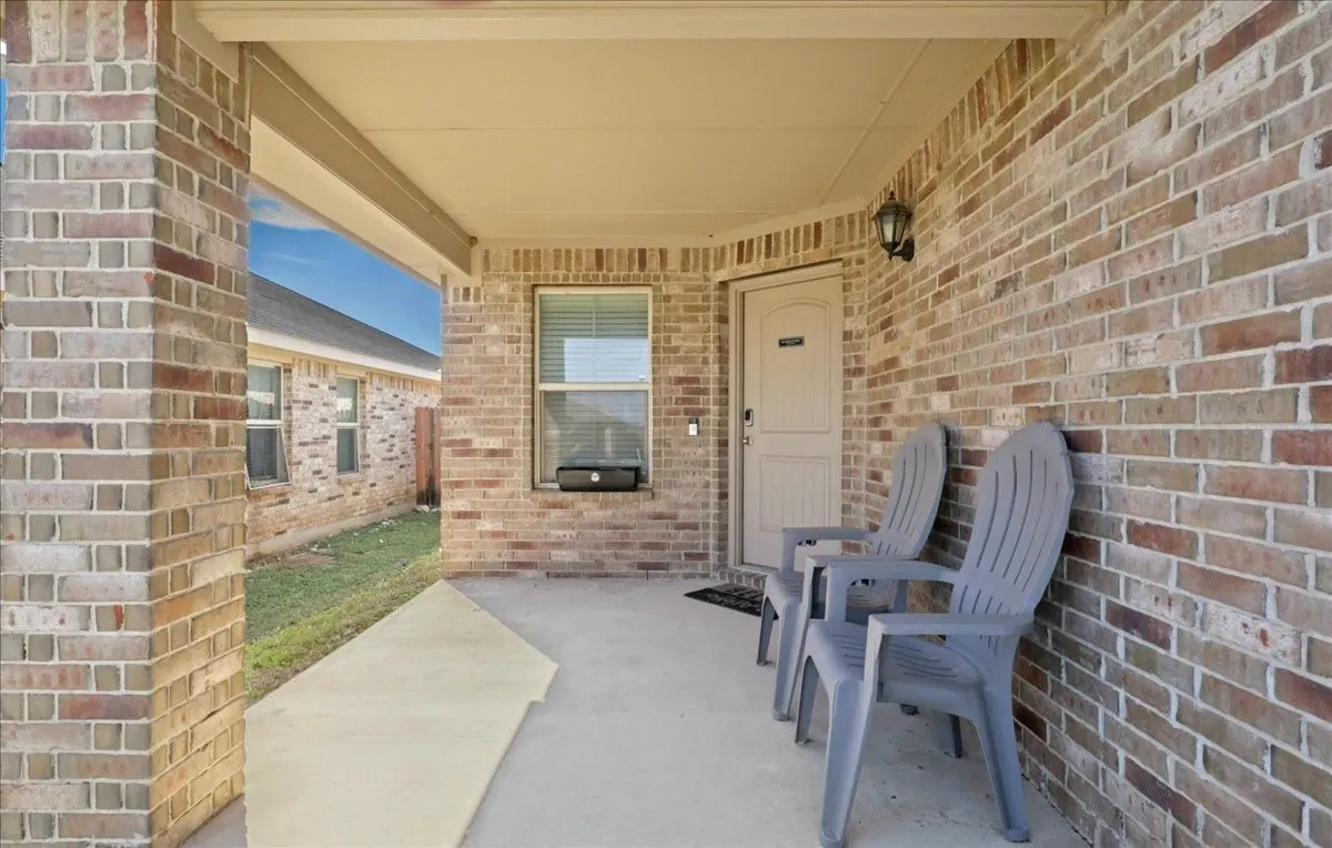 Single Family Residence For Sale in Tarrant County , 732 Watson Way, Crowley, Texas 76036, 4 Bedroom, 2 Bathroom, 2 Garage spaces, 1,855 Sqft, built in 2018, mls#21400555, Real Estate Agent in Crowley, Homes For Sale in Tarrant county, Homes For Sale in Crowley, Realtor in Crowley Texas, Real Estate Brokerage Independent Realty Texas, Luminita Cordes Realtor