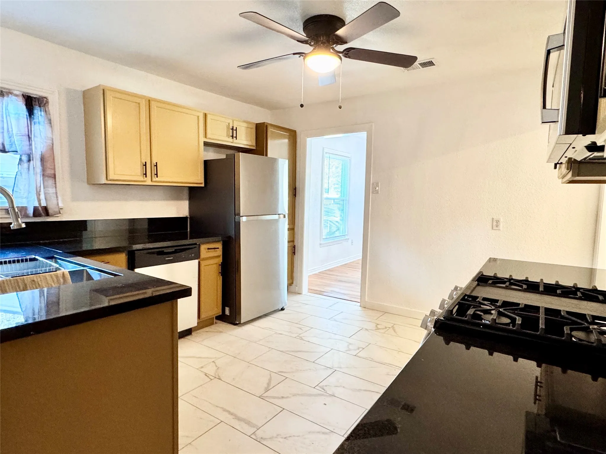 Single Family Residence For Rent in Tarrant County , 4236 Voncille Street, Haltom City, Texas 76117, 2 Bedroom, 1 Bathroom, 1 Garage spaces, 1,400 Sqft, built in 1953, mls#21400302, Real Estate Agent in Haltom City, Homes For Rent in Tarrant county, Homes For Rent in Haltom City, Realtor in Haltom City Texas, Real Estate Brokerage Independent Realty Texas, Luminita Cordes Realtor
