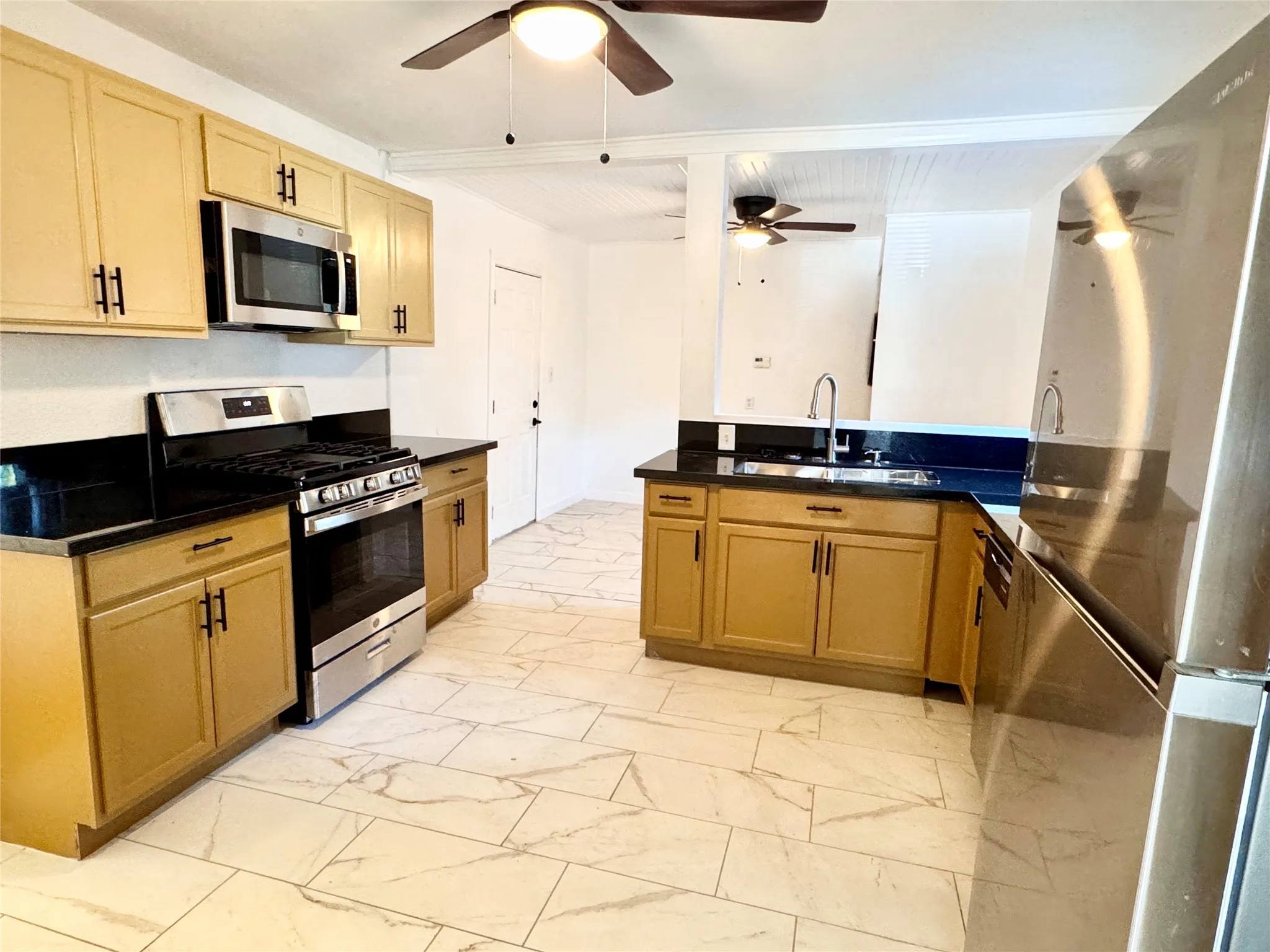 Single Family Residence For Rent in Tarrant County , 4236 Voncille Street, Haltom City, Texas 76117, 2 Bedroom, 1 Bathroom, 1 Garage spaces, 1,400 Sqft, built in 1953, mls#21400302, Real Estate Agent in Haltom City, Homes For Rent in Tarrant county, Homes For Rent in Haltom City, Realtor in Haltom City Texas, Real Estate Brokerage Independent Realty Texas, Luminita Cordes Realtor