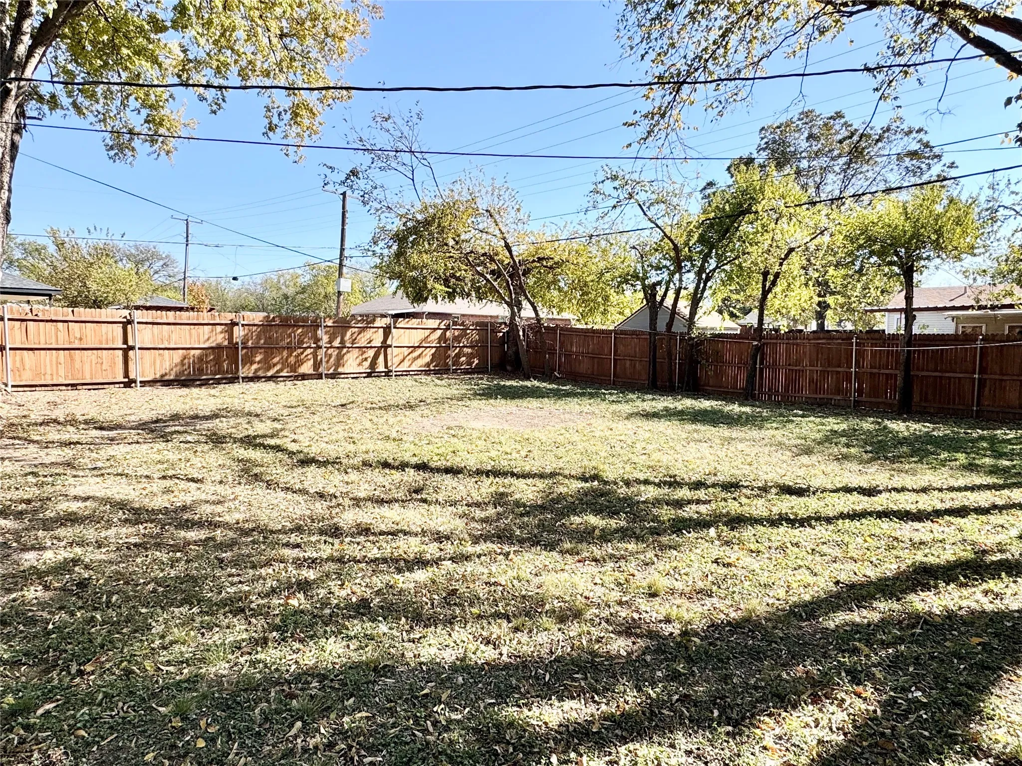 Single Family Residence For Rent in Tarrant County , 4236 Voncille Street, Haltom City, Texas 76117, 2 Bedroom, 1 Bathroom, 1 Garage spaces, 1,400 Sqft, built in 1953, mls#21400302, Real Estate Agent in Haltom City, Homes For Rent in Tarrant county, Homes For Rent in Haltom City, Realtor in Haltom City Texas, Real Estate Brokerage Independent Realty Texas, Luminita Cordes Realtor