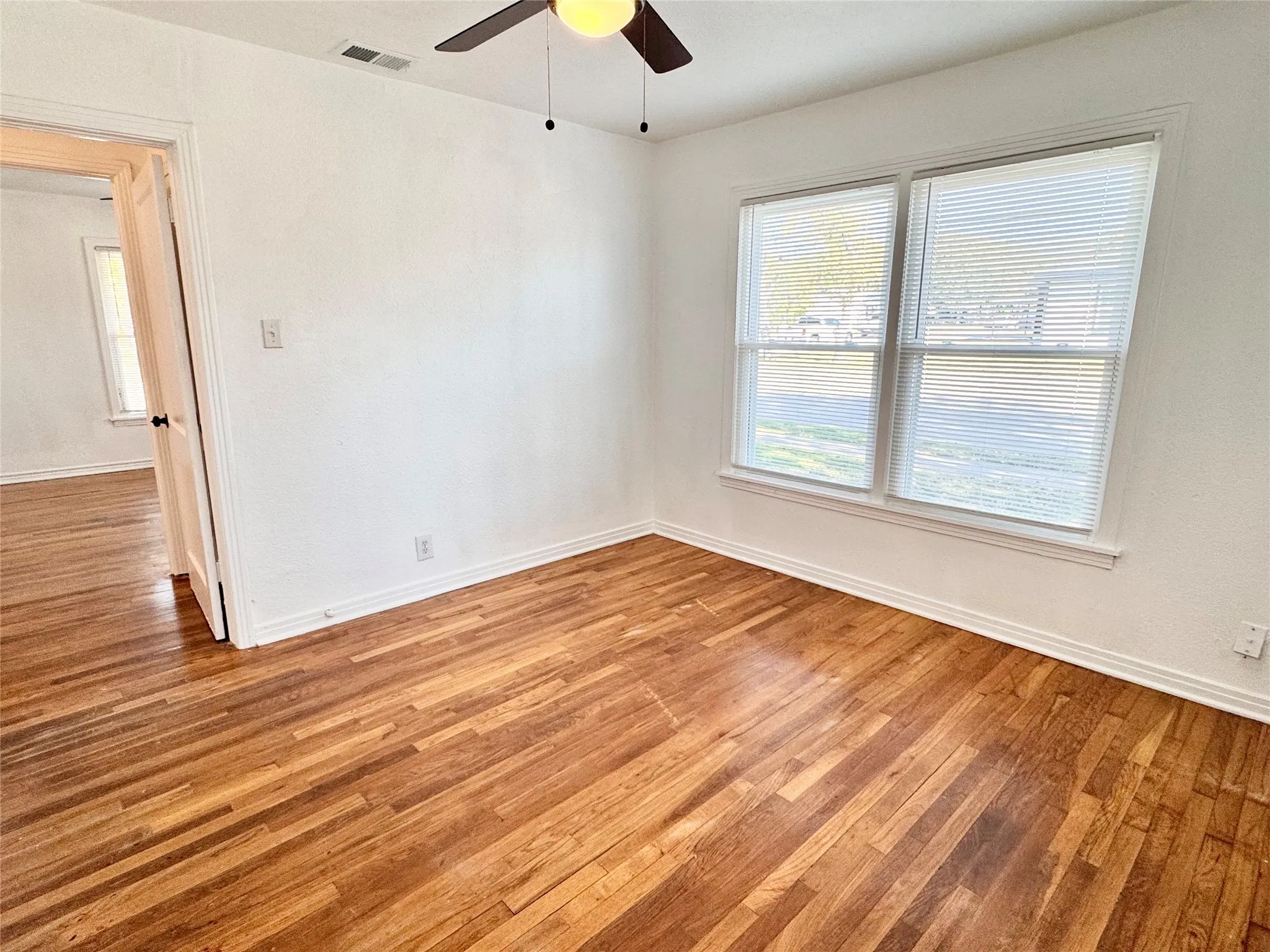 Single Family Residence For Rent in Tarrant County , 4236 Voncille Street, Haltom City, Texas 76117, 2 Bedroom, 1 Bathroom, 1 Garage spaces, 1,400 Sqft, built in 1953, mls#21400302, Real Estate Agent in Haltom City, Homes For Rent in Tarrant county, Homes For Rent in Haltom City, Realtor in Haltom City Texas, Real Estate Brokerage Independent Realty Texas, Luminita Cordes Realtor