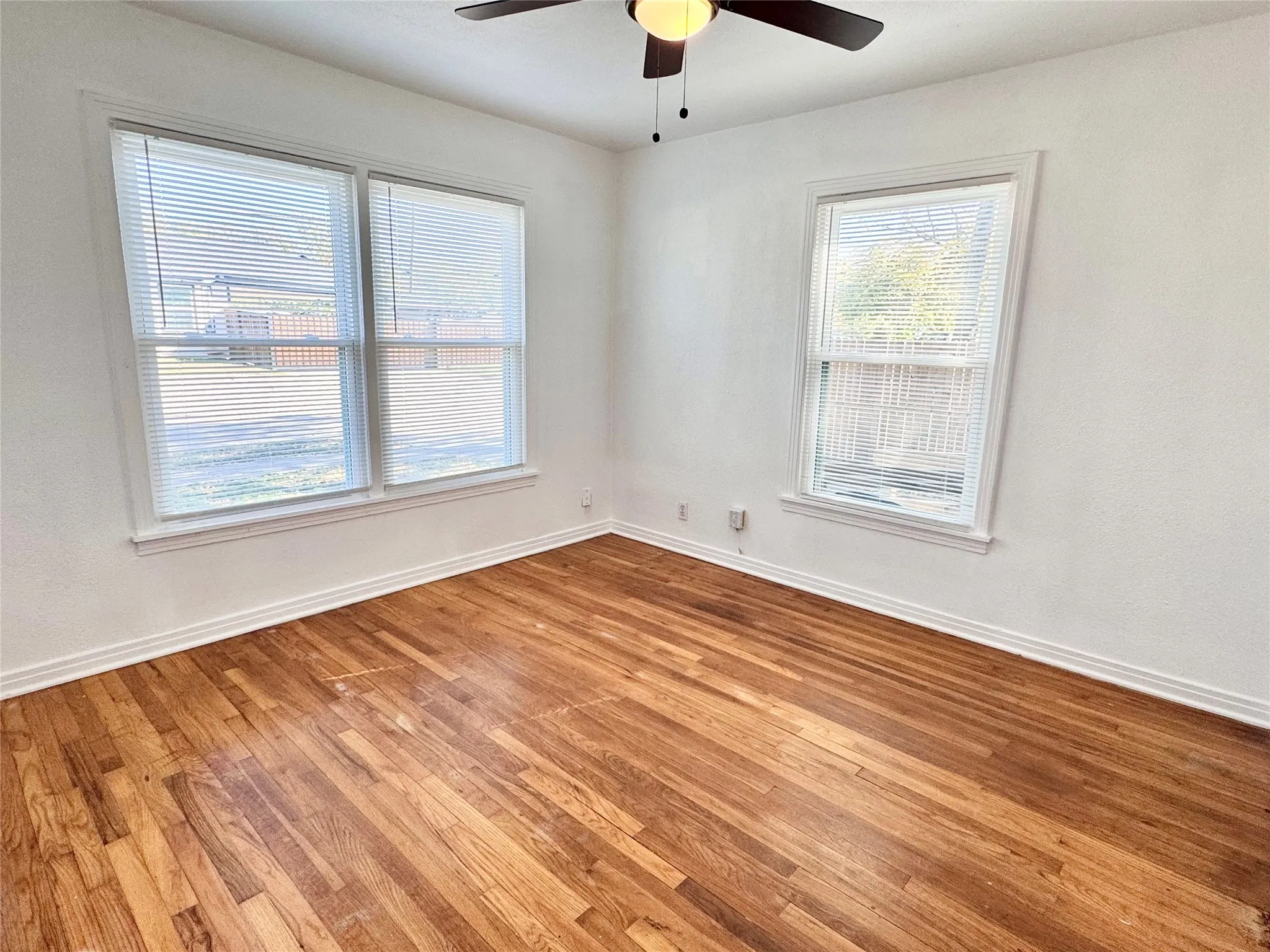 Single Family Residence For Rent in Tarrant County , 4236 Voncille Street, Haltom City, Texas 76117, 2 Bedroom, 1 Bathroom, 1 Garage spaces, 1,400 Sqft, built in 1953, mls#21400302, Real Estate Agent in Haltom City, Homes For Rent in Tarrant county, Homes For Rent in Haltom City, Realtor in Haltom City Texas, Real Estate Brokerage Independent Realty Texas, Luminita Cordes Realtor