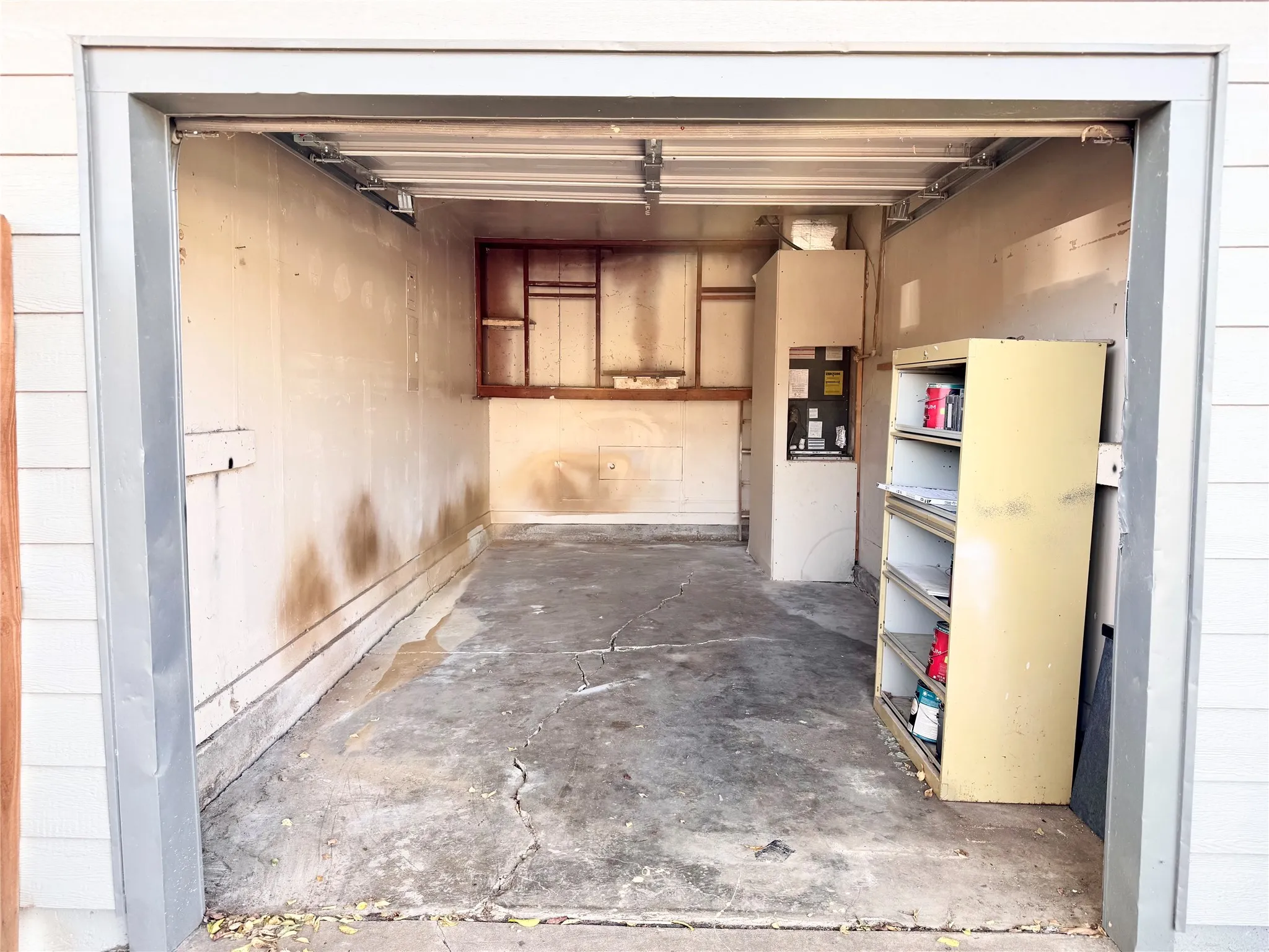 Single Family Residence For Rent in Tarrant County , 4236 Voncille Street, Haltom City, Texas 76117, 2 Bedroom, 1 Bathroom, 1 Garage spaces, 1,400 Sqft, built in 1953, mls#21400302, Real Estate Agent in Haltom City, Homes For Rent in Tarrant county, Homes For Rent in Haltom City, Realtor in Haltom City Texas, Real Estate Brokerage Independent Realty Texas, Luminita Cordes Realtor