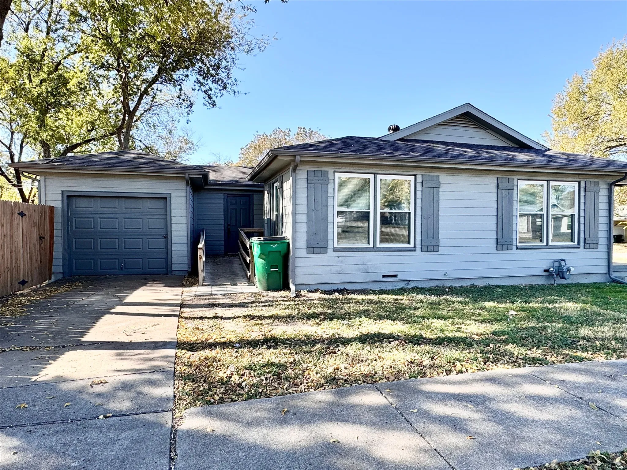 Single Family Residence For Rent in Tarrant County , 4236 Voncille Street, Haltom City, Texas 76117, 2 Bedroom, 1 Bathroom, 1 Garage spaces, 1,400 Sqft, built in 1953, mls#21400302, Real Estate Agent in Haltom City, Homes For Rent in Tarrant county, Homes For Rent in Haltom City, Realtor in Haltom City Texas, Real Estate Brokerage Independent Realty Texas, Luminita Cordes Realtor