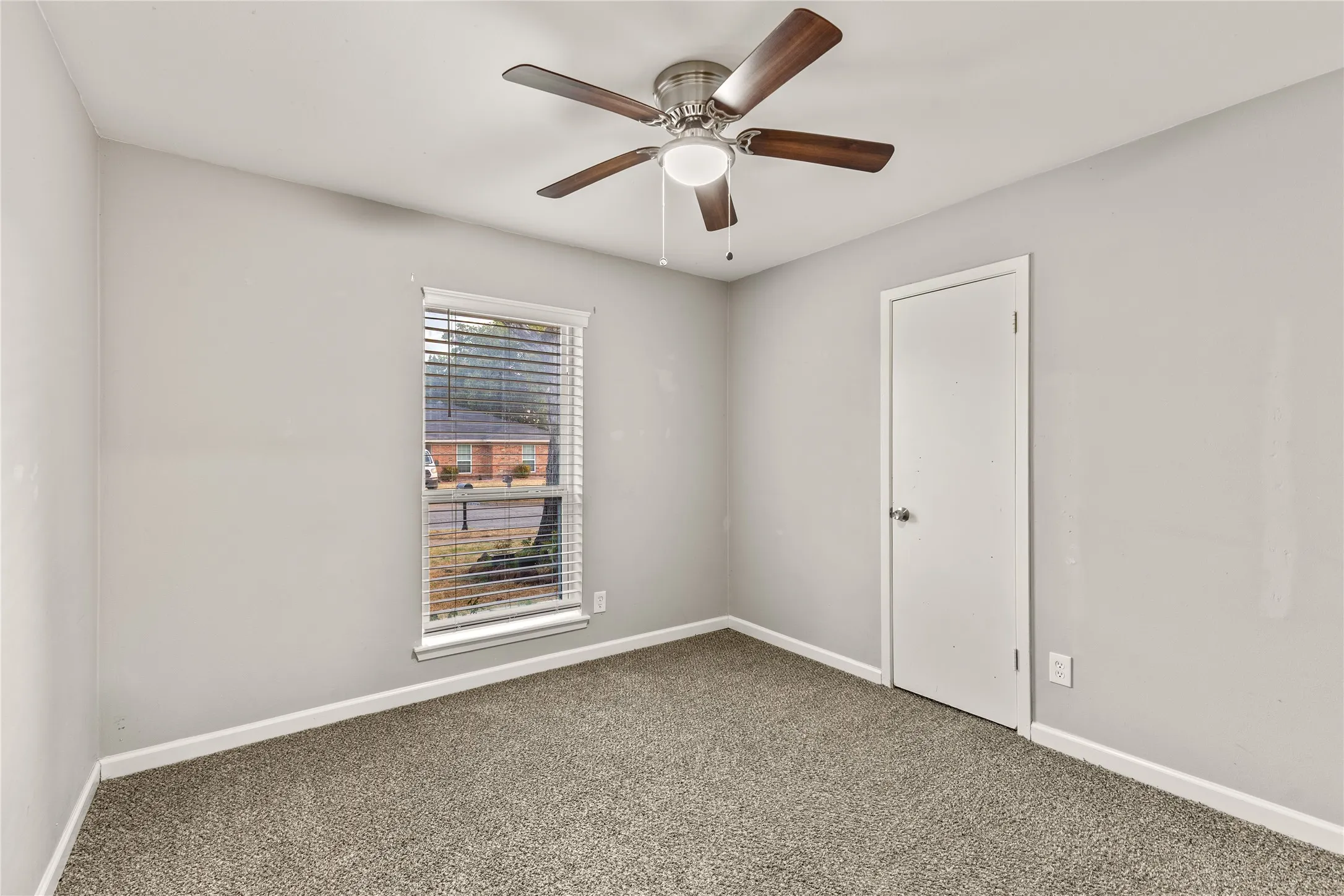 Single Family Residence For Sale in Dallas County , 13225 Lexington Lane, Balch Springs, Texas 75180, 3 Bedroom, 2 Bathroom, 2 Garage spaces, 1,342 Sqft, built in 1979, mls#21400533, Real Estate Agent in Balch Springs, Homes For Sale in Dallas county, Homes For Sale in Balch Springs, Realtor in Balch Springs Texas, Real Estate Brokerage Independent Realty Texas, Luminita Cordes Realtor