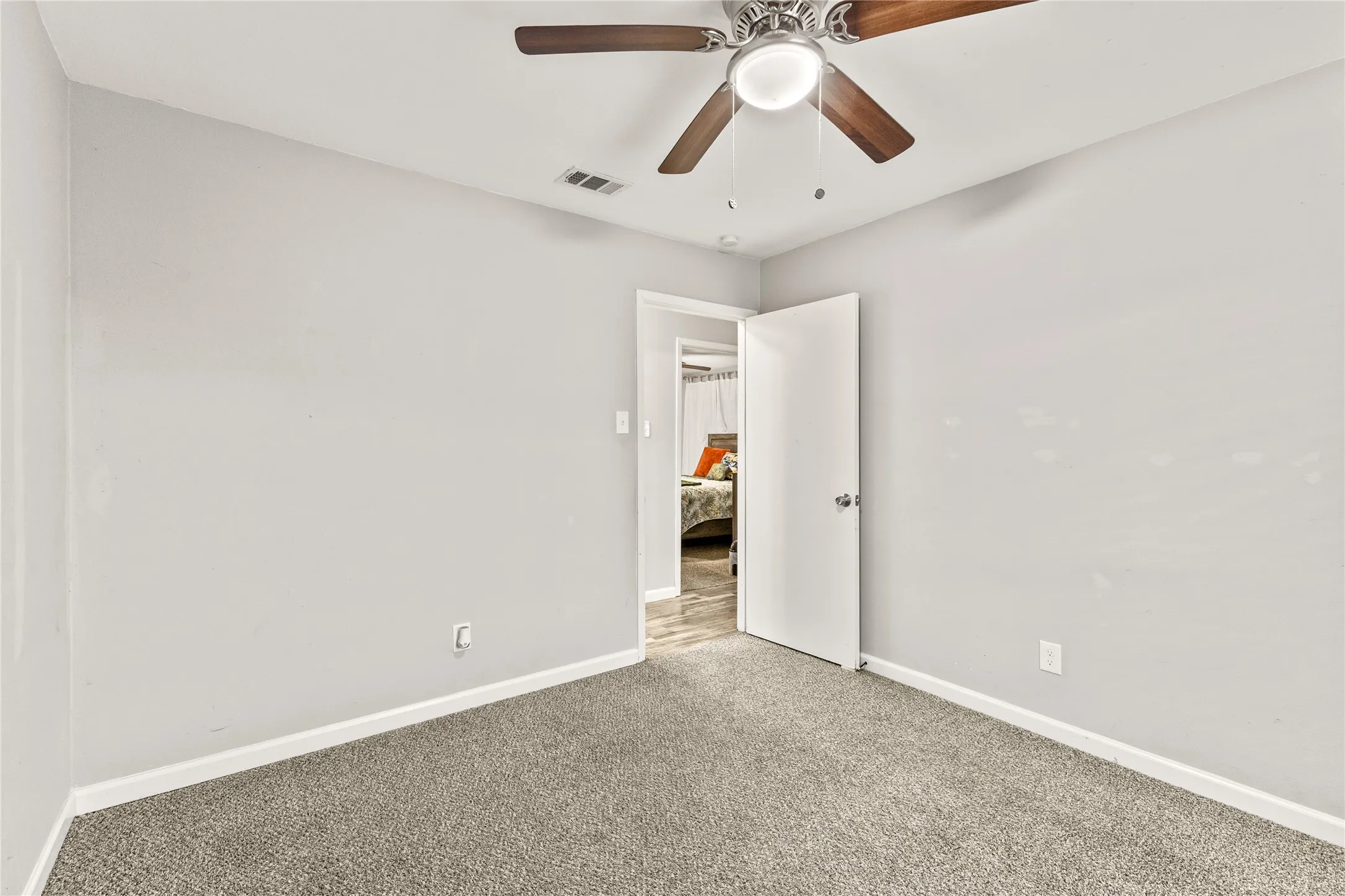 Single Family Residence For Sale in Dallas County , 13225 Lexington Lane, Balch Springs, Texas 75180, 3 Bedroom, 2 Bathroom, 2 Garage spaces, 1,342 Sqft, built in 1979, mls#21400533, Real Estate Agent in Balch Springs, Homes For Sale in Dallas county, Homes For Sale in Balch Springs, Realtor in Balch Springs Texas, Real Estate Brokerage Independent Realty Texas, Luminita Cordes Realtor