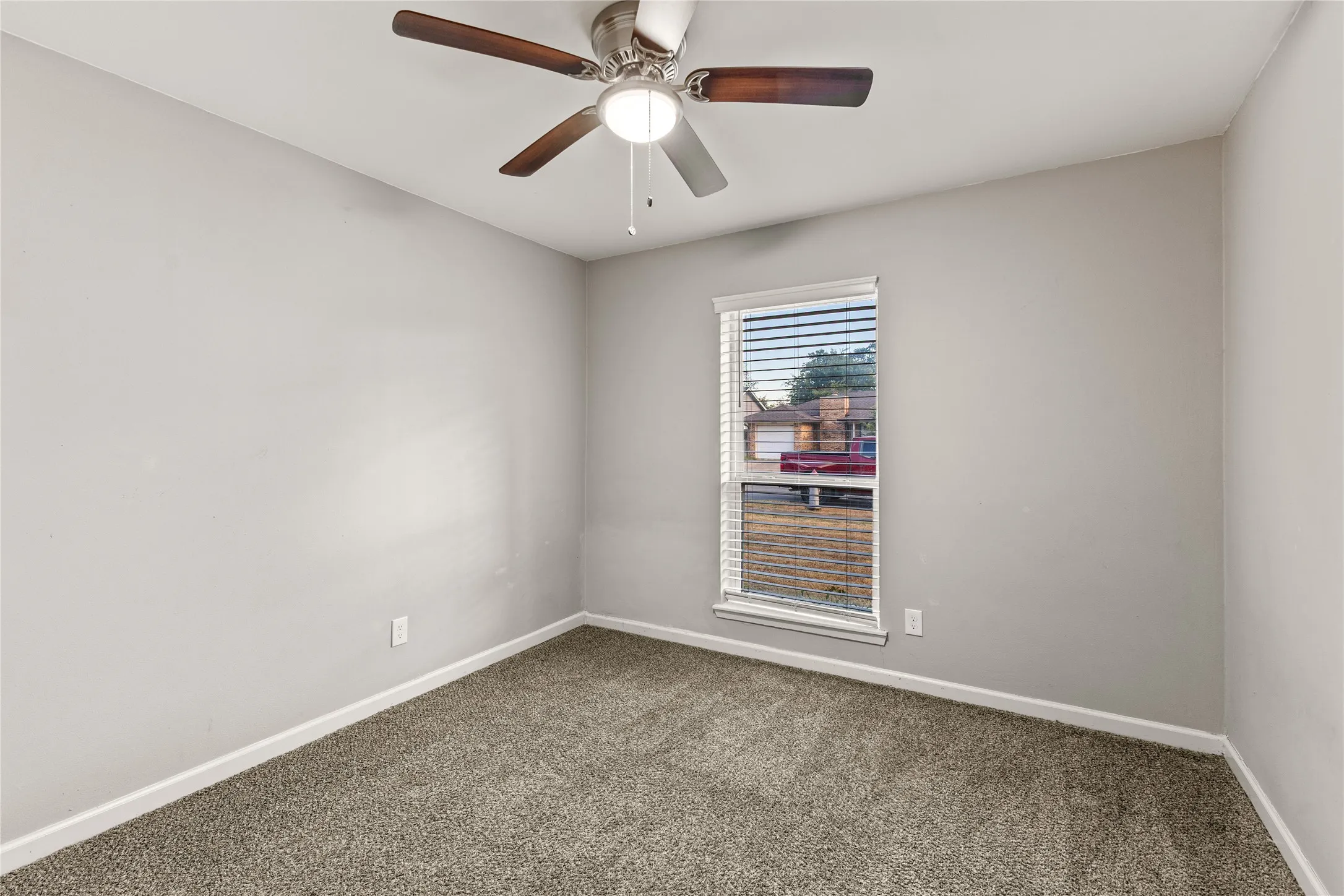 Single Family Residence For Sale in Dallas County , 13225 Lexington Lane, Balch Springs, Texas 75180, 3 Bedroom, 2 Bathroom, 2 Garage spaces, 1,342 Sqft, built in 1979, mls#21400533, Real Estate Agent in Balch Springs, Homes For Sale in Dallas county, Homes For Sale in Balch Springs, Realtor in Balch Springs Texas, Real Estate Brokerage Independent Realty Texas, Luminita Cordes Realtor