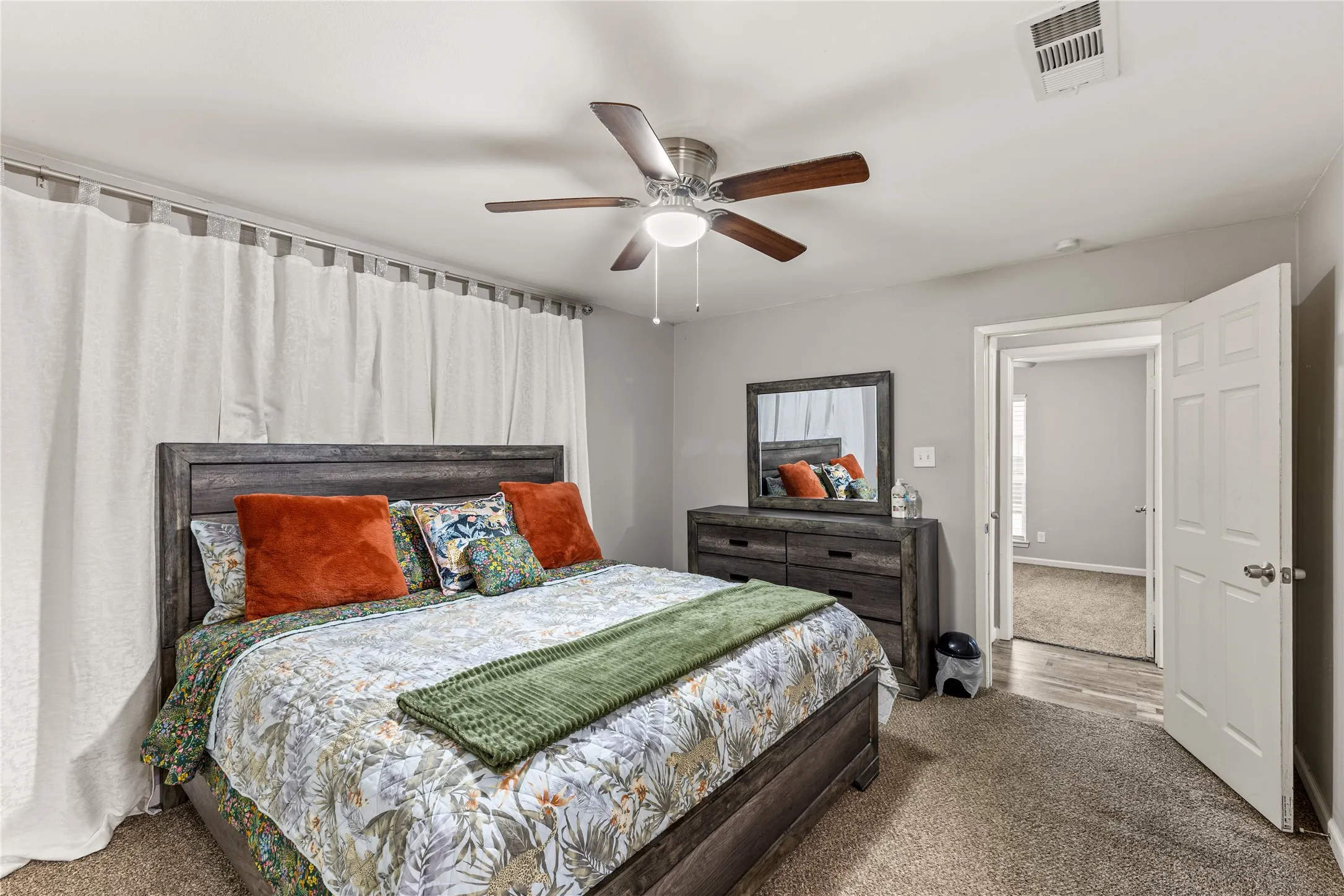 Single Family Residence For Sale in Dallas County , 13225 Lexington Lane, Balch Springs, Texas 75180, 3 Bedroom, 2 Bathroom, 2 Garage spaces, 1,342 Sqft, built in 1979, mls#21400533, Real Estate Agent in Balch Springs, Homes For Sale in Dallas county, Homes For Sale in Balch Springs, Realtor in Balch Springs Texas, Real Estate Brokerage Independent Realty Texas, Luminita Cordes Realtor