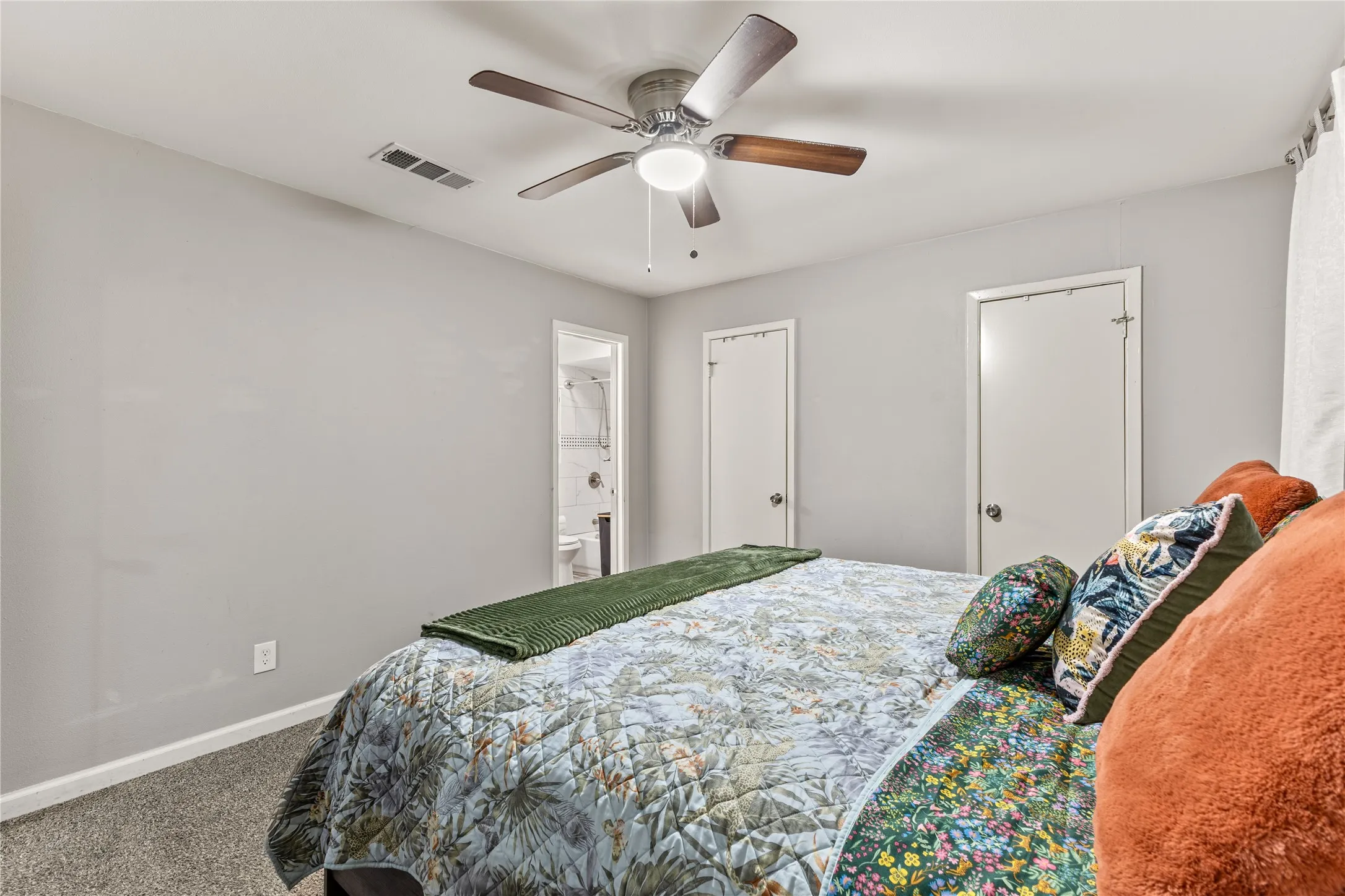 Single Family Residence For Sale in Dallas County , 13225 Lexington Lane, Balch Springs, Texas 75180, 3 Bedroom, 2 Bathroom, 2 Garage spaces, 1,342 Sqft, built in 1979, mls#21400533, Real Estate Agent in Balch Springs, Homes For Sale in Dallas county, Homes For Sale in Balch Springs, Realtor in Balch Springs Texas, Real Estate Brokerage Independent Realty Texas, Luminita Cordes Realtor