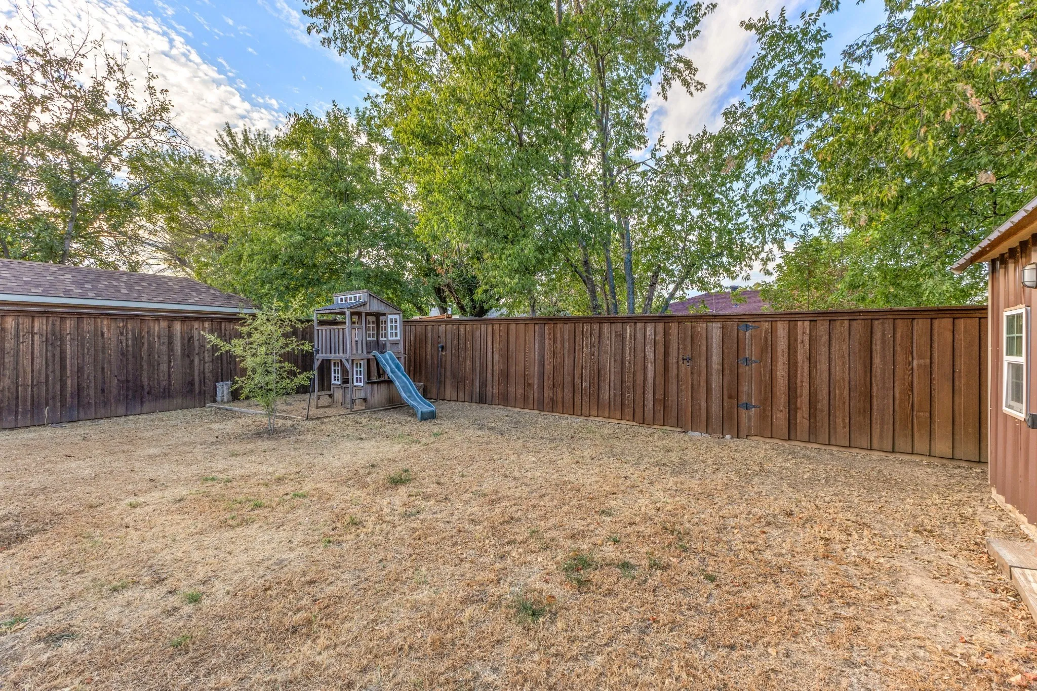 Single Family Residence For Sale in Dallas County , 13225 Lexington Lane, Balch Springs, Texas 75180, 3 Bedroom, 2 Bathroom, 2 Garage spaces, 1,342 Sqft, built in 1979, mls#21400533, Real Estate Agent in Balch Springs, Homes For Sale in Dallas county, Homes For Sale in Balch Springs, Realtor in Balch Springs Texas, Real Estate Brokerage Independent Realty Texas, Luminita Cordes Realtor