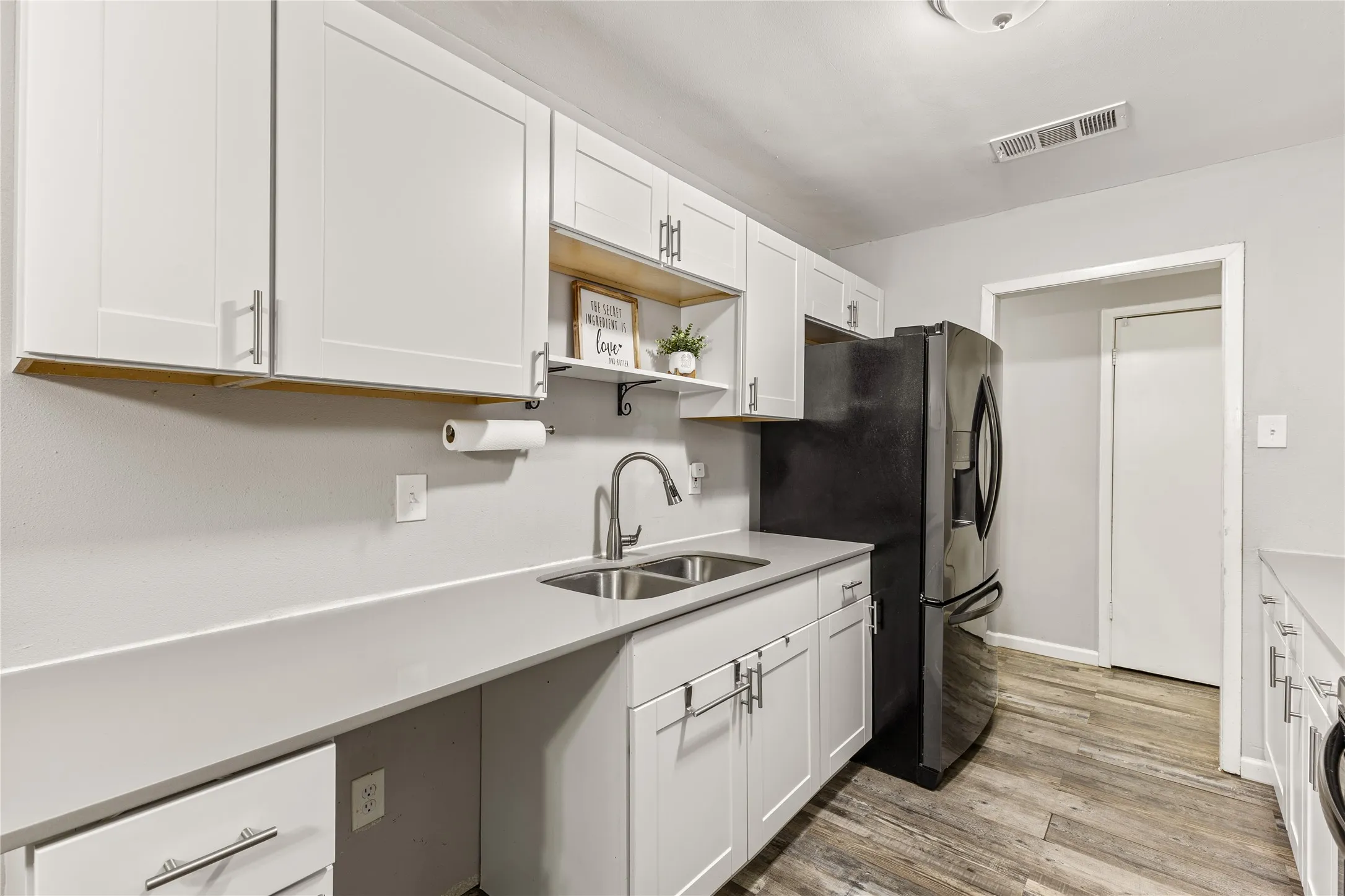 Single Family Residence For Sale in Dallas County , 13225 Lexington Lane, Balch Springs, Texas 75180, 3 Bedroom, 2 Bathroom, 2 Garage spaces, 1,342 Sqft, built in 1979, mls#21400533, Real Estate Agent in Balch Springs, Homes For Sale in Dallas county, Homes For Sale in Balch Springs, Realtor in Balch Springs Texas, Real Estate Brokerage Independent Realty Texas, Luminita Cordes Realtor