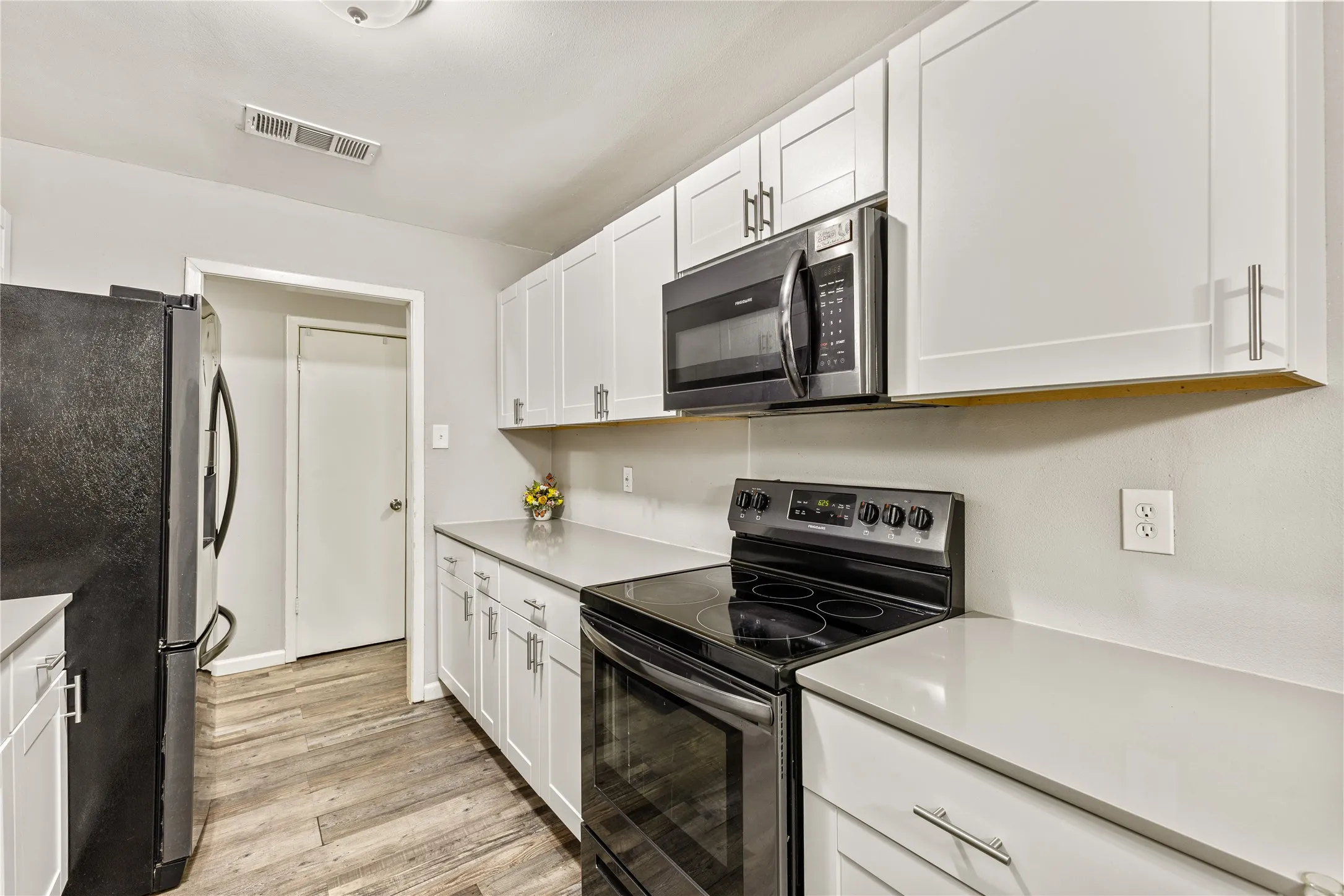 Single Family Residence For Sale in Dallas County , 13225 Lexington Lane, Balch Springs, Texas 75180, 3 Bedroom, 2 Bathroom, 2 Garage spaces, 1,342 Sqft, built in 1979, mls#21400533, Real Estate Agent in Balch Springs, Homes For Sale in Dallas county, Homes For Sale in Balch Springs, Realtor in Balch Springs Texas, Real Estate Brokerage Independent Realty Texas, Luminita Cordes Realtor