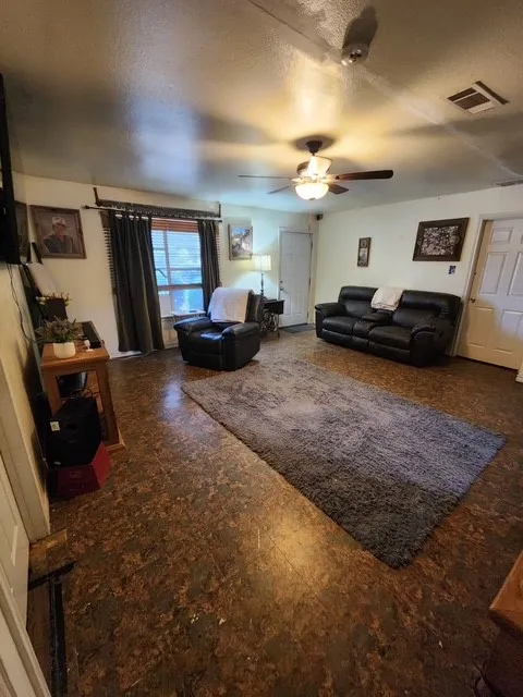Single Family Residence For Sale in Collin County , 4314 County Road 446, Princeton, Texas 75407, 3 Bedroom, 2 Bathroom, Garage spaces, 1,161 Sqft, built in 1999, mls#21400565, Real Estate Agent in Princeton, Homes For Sale in Collin county, Homes For Sale in Princeton, Realtor in Princeton Texas, Real Estate Brokerage Independent Realty Texas, Luminita Cordes Realtor