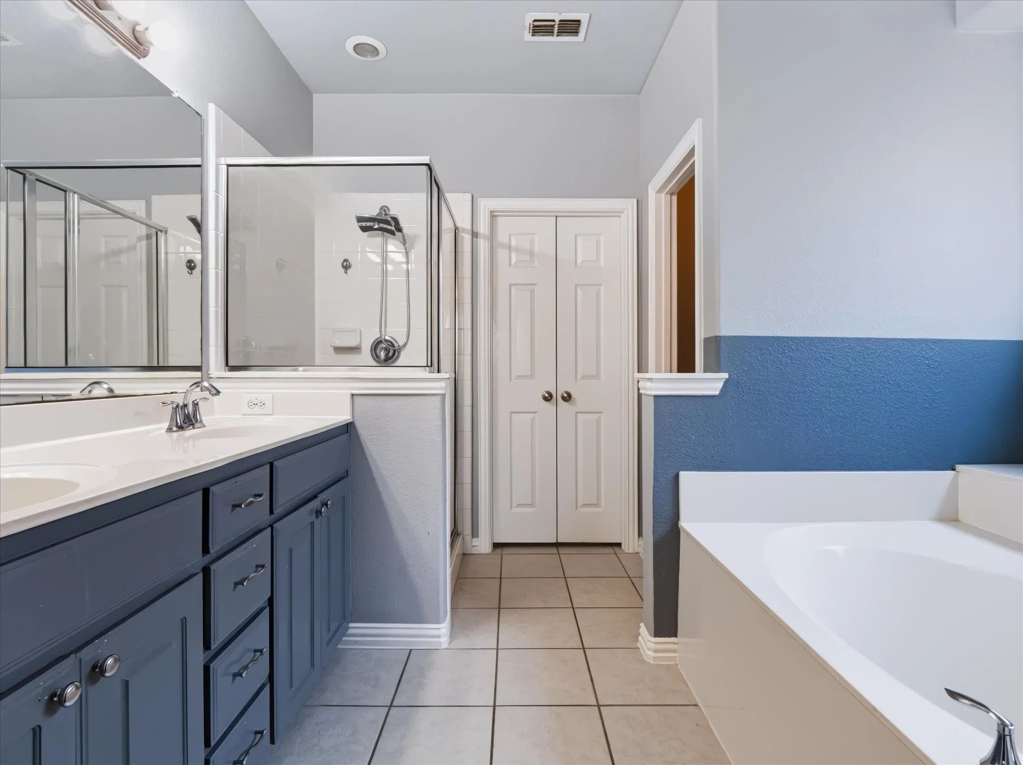 Single Family Residence For Sale in Denton County , 1728 Lake Way Drive, Little Elm, Texas 75068, 4 Bedroom, 3 Bathroom, 2 Garage spaces, 2,452 Sqft, built in 2007, mls#21400550, Real Estate Agent in Little Elm, Homes For Sale in Denton county, Homes For Sale in Little Elm, Realtor in Little Elm Texas, Real Estate Brokerage Independent Realty Texas, Luminita Cordes Realtor