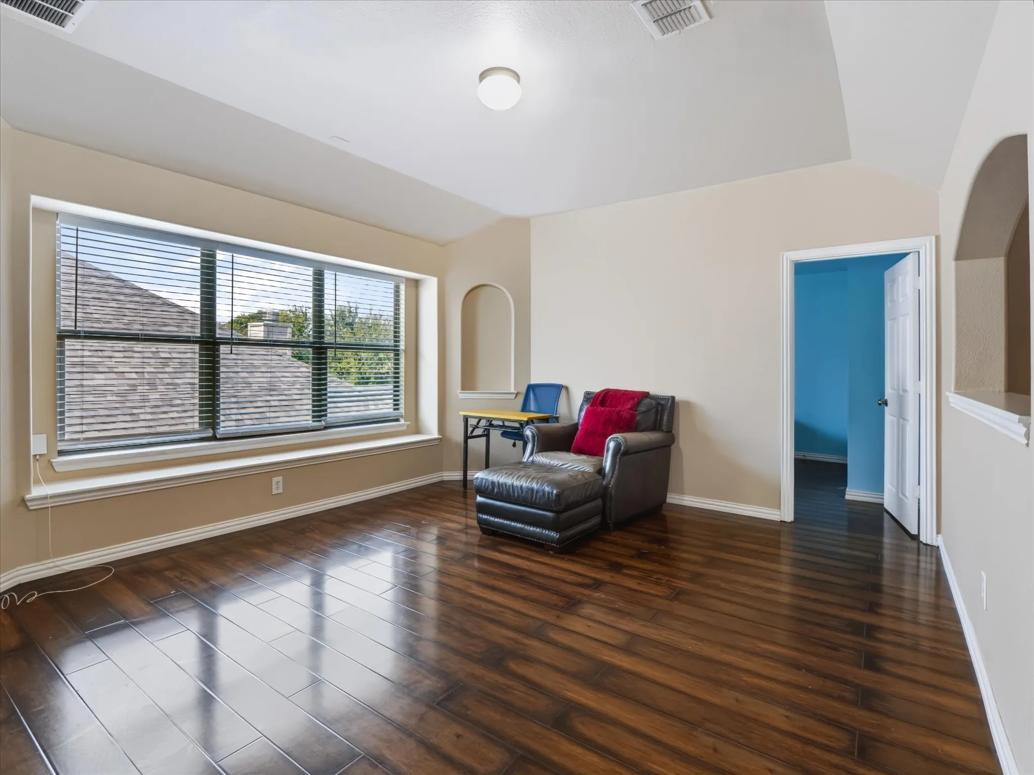 Single Family Residence For Sale in Denton County , 1728 Lake Way Drive, Little Elm, Texas 75068, 4 Bedroom, 3 Bathroom, 2 Garage spaces, 2,452 Sqft, built in 2007, mls#21400550, Real Estate Agent in Little Elm, Homes For Sale in Denton county, Homes For Sale in Little Elm, Realtor in Little Elm Texas, Real Estate Brokerage Independent Realty Texas, Luminita Cordes Realtor